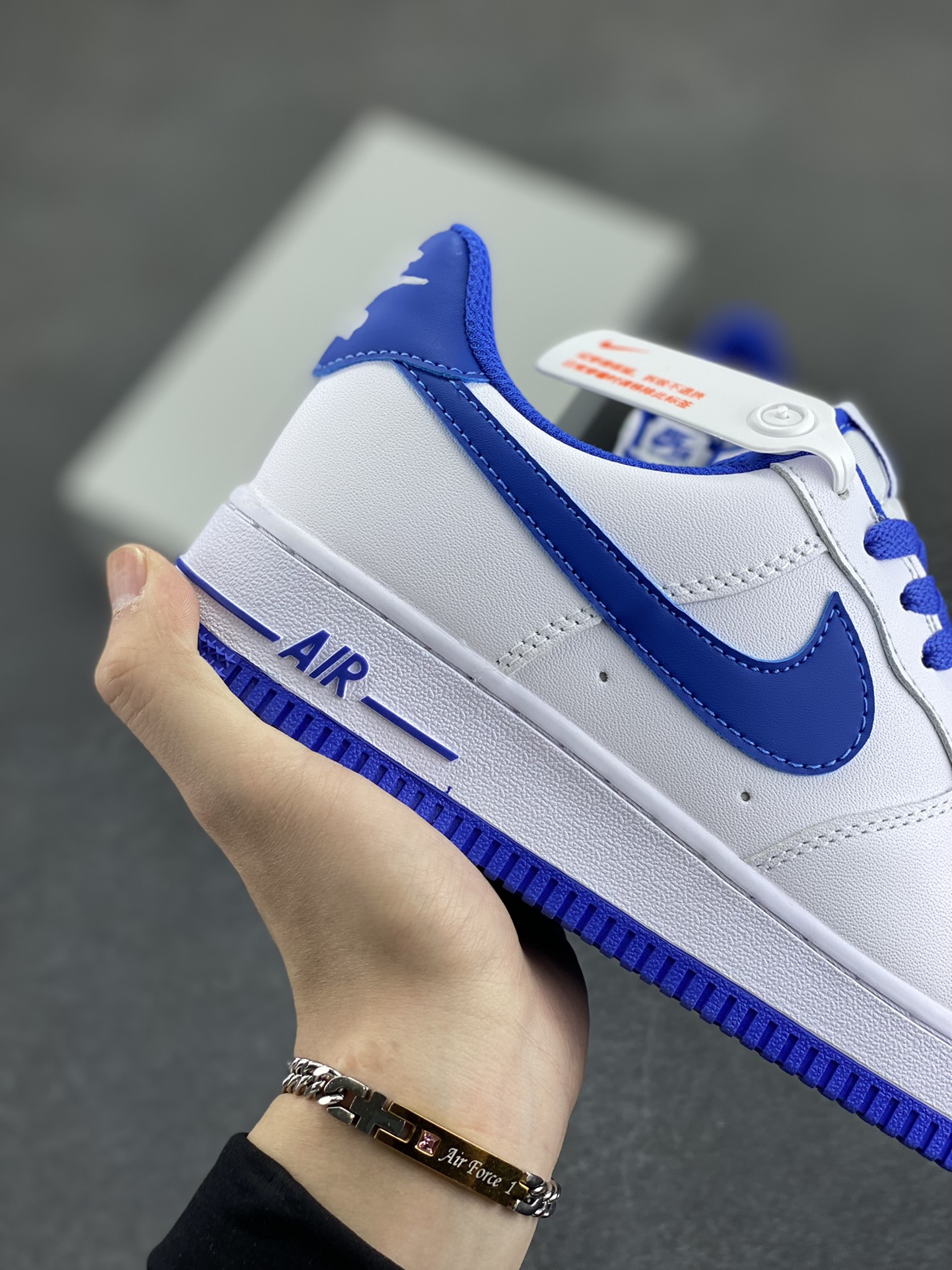 图片[6]-福利特价 Nike Air Force 1 Low 白宝蓝 原楦头原纸板 打造纯正空军版型 专注外贸渠道 全掌内置蜂窝气垫 原盒配件 原厂中底钢印、拉帮完美 货号：DH7561-104 尺码：36 36.5 37.5 38 38.5 39 40 40.5 41 42 42.5 43 44 44.5 45-选品中心