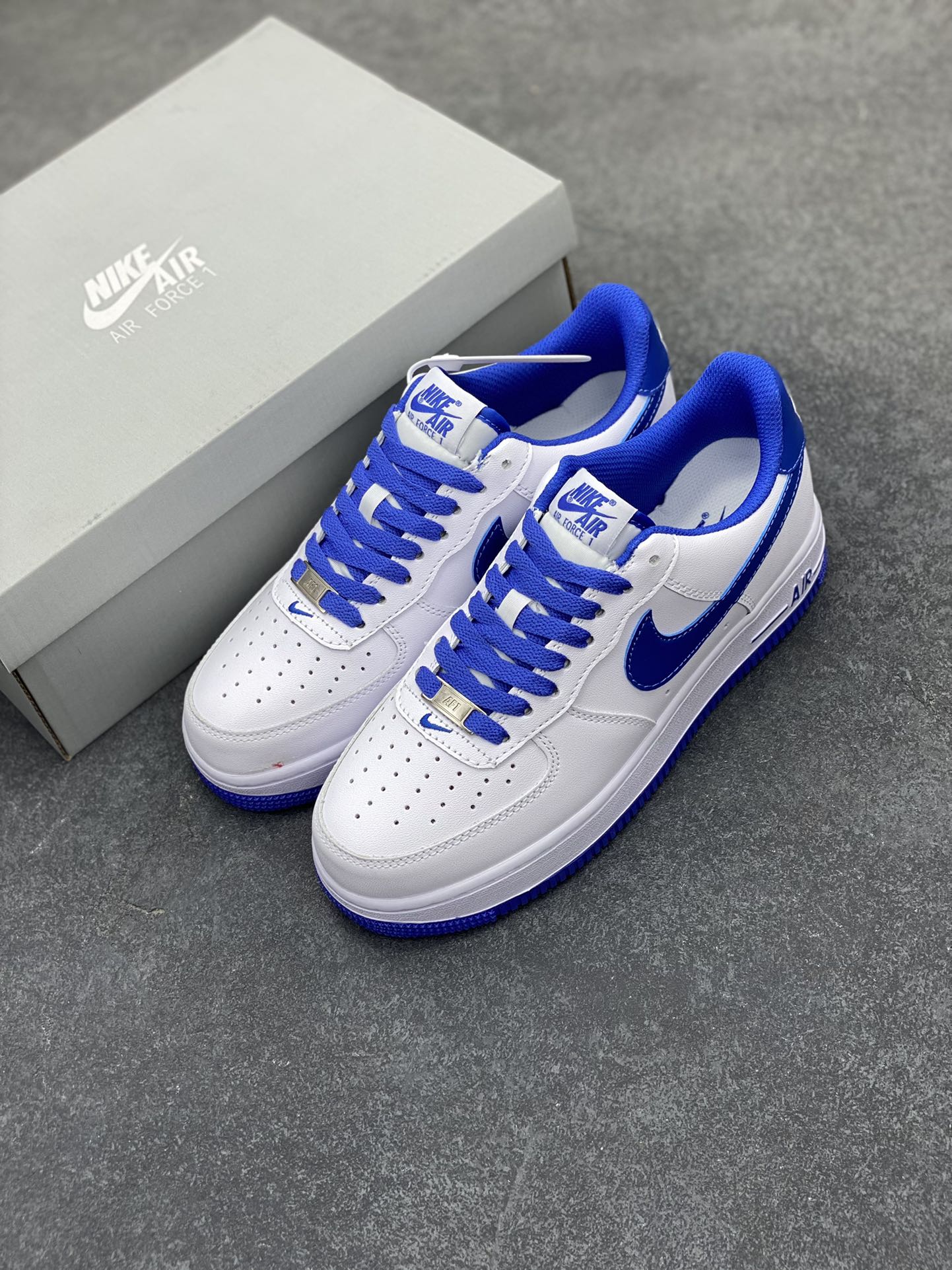 图片[8]-福利特价 Nike Air Force 1 Low 白宝蓝 原楦头原纸板 打造纯正空军版型 专注外贸渠道 全掌内置蜂窝气垫 原盒配件 原厂中底钢印、拉帮完美 货号：DH7561-104 尺码：36 36.5 37.5 38 38.5 39 40 40.5 41 42 42.5 43 44 44.5 45-选品中心