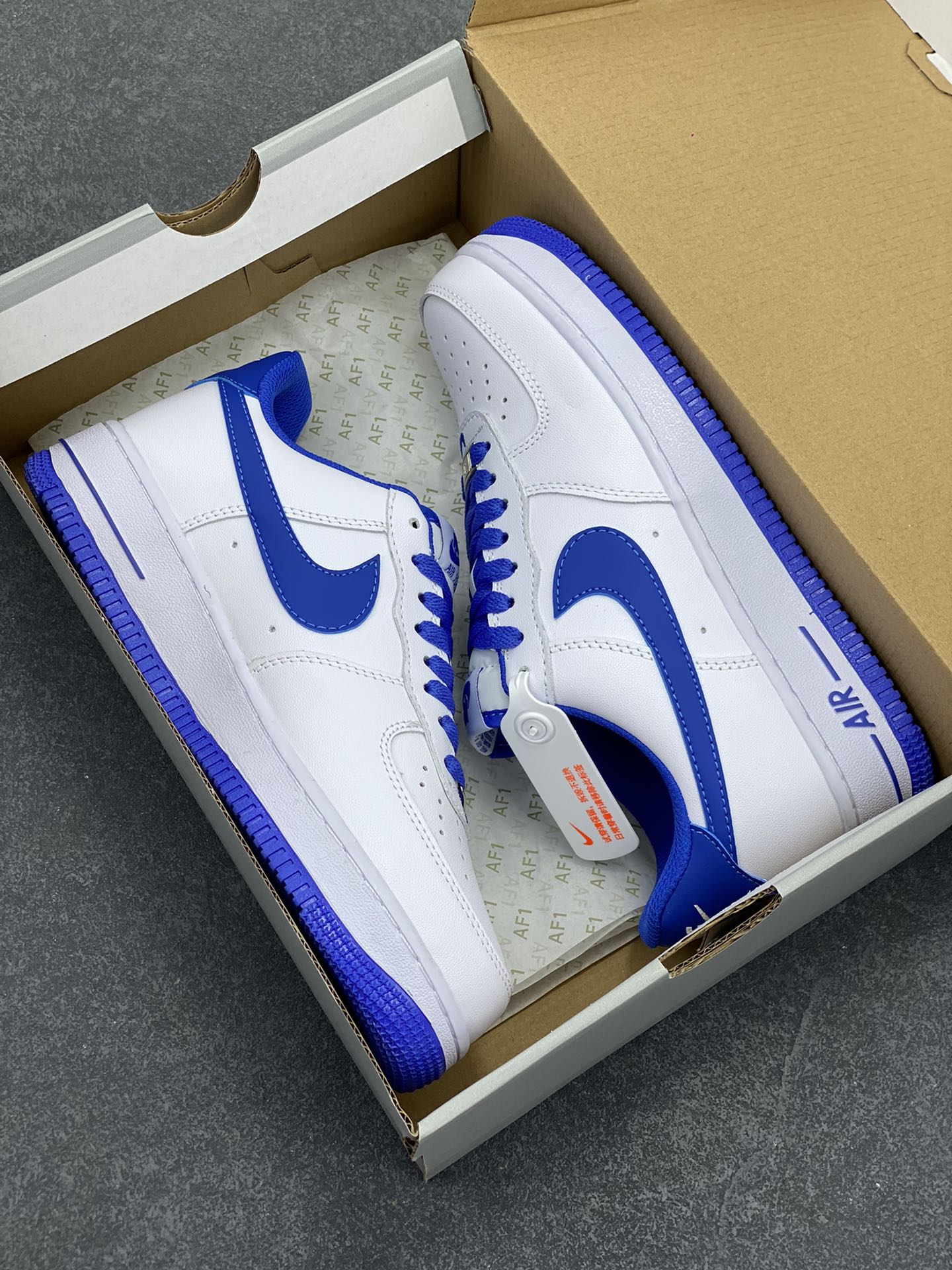 图片[9]-福利特价 Nike Air Force 1 Low 白宝蓝 原楦头原纸板 打造纯正空军版型 专注外贸渠道 全掌内置蜂窝气垫 原盒配件 原厂中底钢印、拉帮完美 货号：DH7561-104 尺码：36 36.5 37.5 38 38.5 39 40 40.5 41 42 42.5 43 44 44.5 45-选品中心