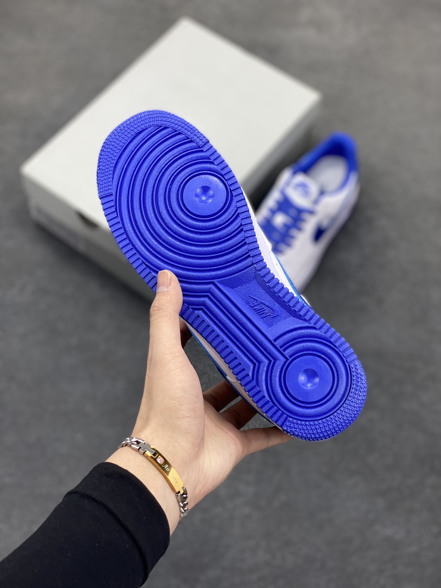 图片[5]-福利特价 Nike Air Force 1 Low 白宝蓝 原楦头原纸板 打造纯正空军版型 专注外贸渠道 全掌内置蜂窝气垫 原盒配件 原厂中底钢印、拉帮完美 货号：DH7561-104 尺码：36 36.5 37.5 38 38.5 39 40 40.5 41 42 42.5 43 44 44.5 45-选品中心