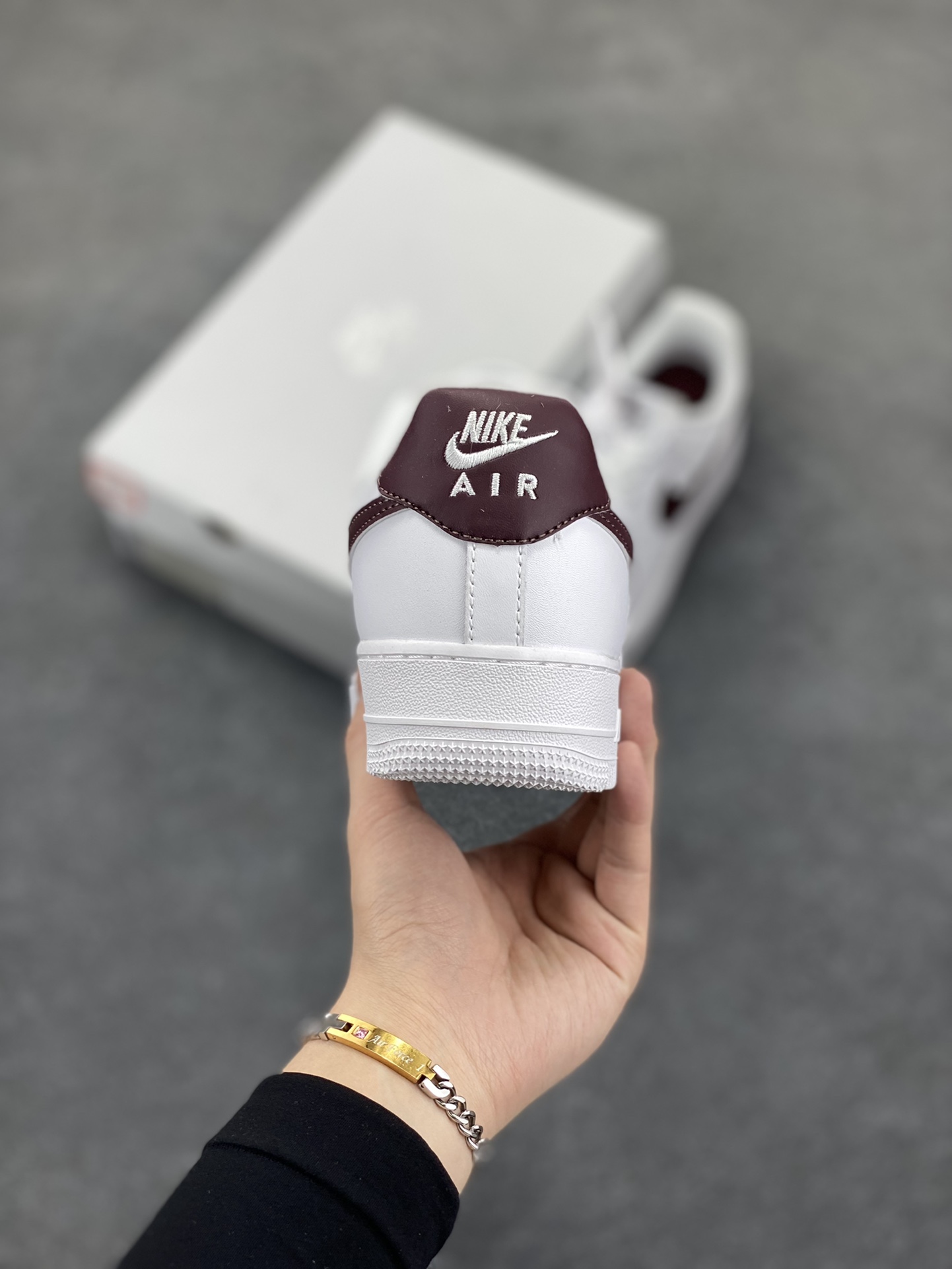 图片[4]-NK Air Force 1 空军一号 白酒红 原楦头原纸板 打造纯正空军版型#专注外贸渠道 全掌内置蜂窝气垫 #原盒配件 原厂中底钢印、拉帮完美 货号：FJ4146-112 尺码：36 36.5 37.5 38 38.5 39 40 40.5 41 42 42.5 43 44 44.5 45-选品中心