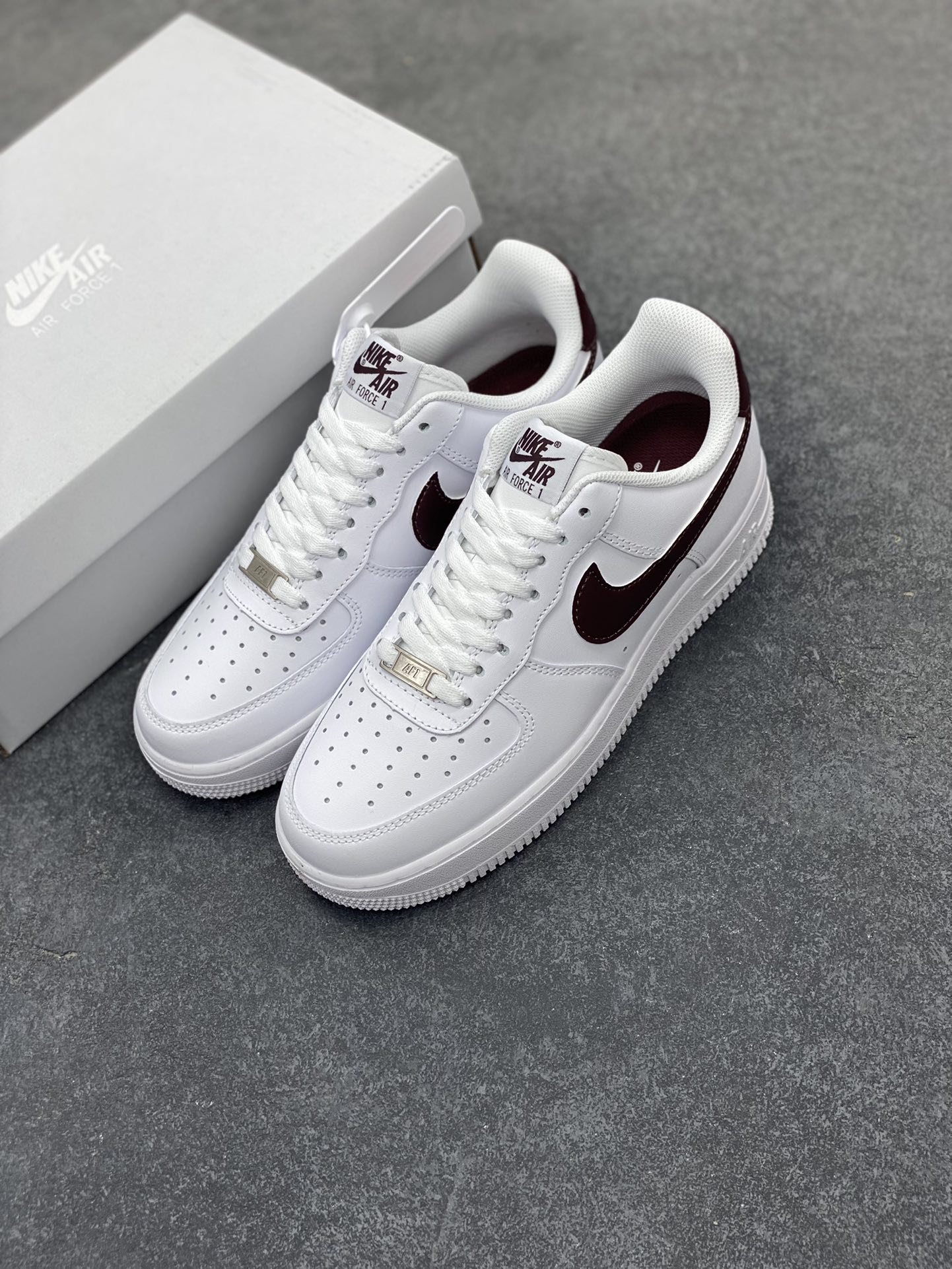 图片[8]-NK Air Force 1 空军一号 白酒红 原楦头原纸板 打造纯正空军版型#专注外贸渠道 全掌内置蜂窝气垫 #原盒配件 原厂中底钢印、拉帮完美 货号：FJ4146-112 尺码：36 36.5 37.5 38 38.5 39 40 40.5 41 42 42.5 43 44 44.5 45-选品中心