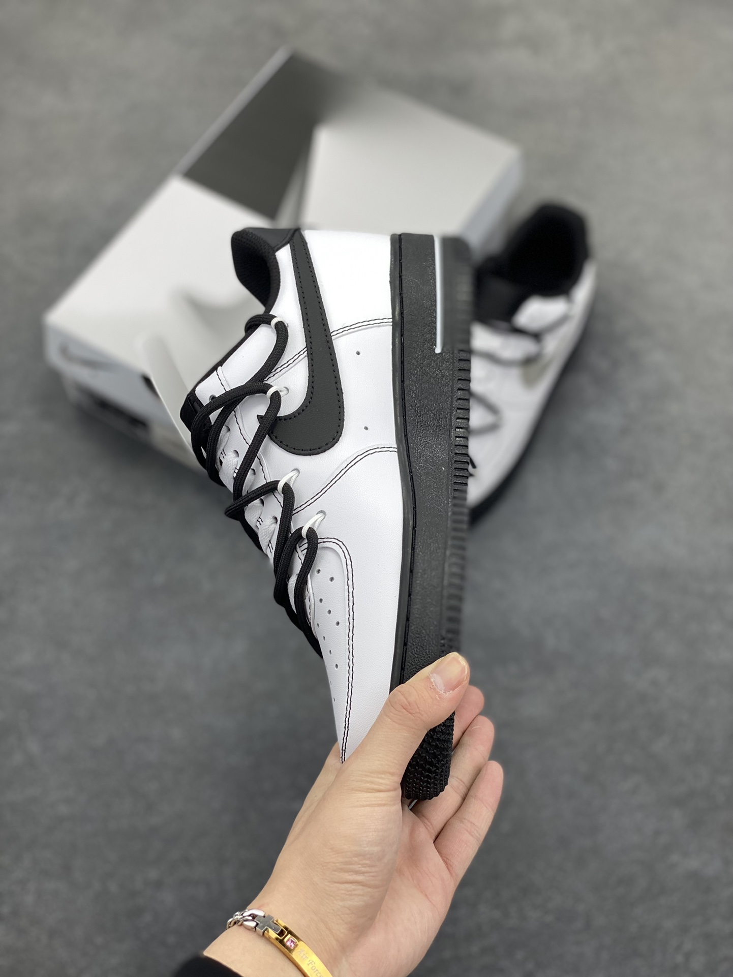 图片[3]-Nike Air Force 1 Low’07 破斧沉舟 空军一号绑带低帮休闲板鞋 定制皮料 定制鞋盒 配件齐全 原楦原纸板 纯正空军版型 内置全掌气垫 货号：ZH0316-066 尺码：36 36.5 37.5 38 38.5 39 40 40.5 41 42 42.5 43 44 44.5 45-选品中心