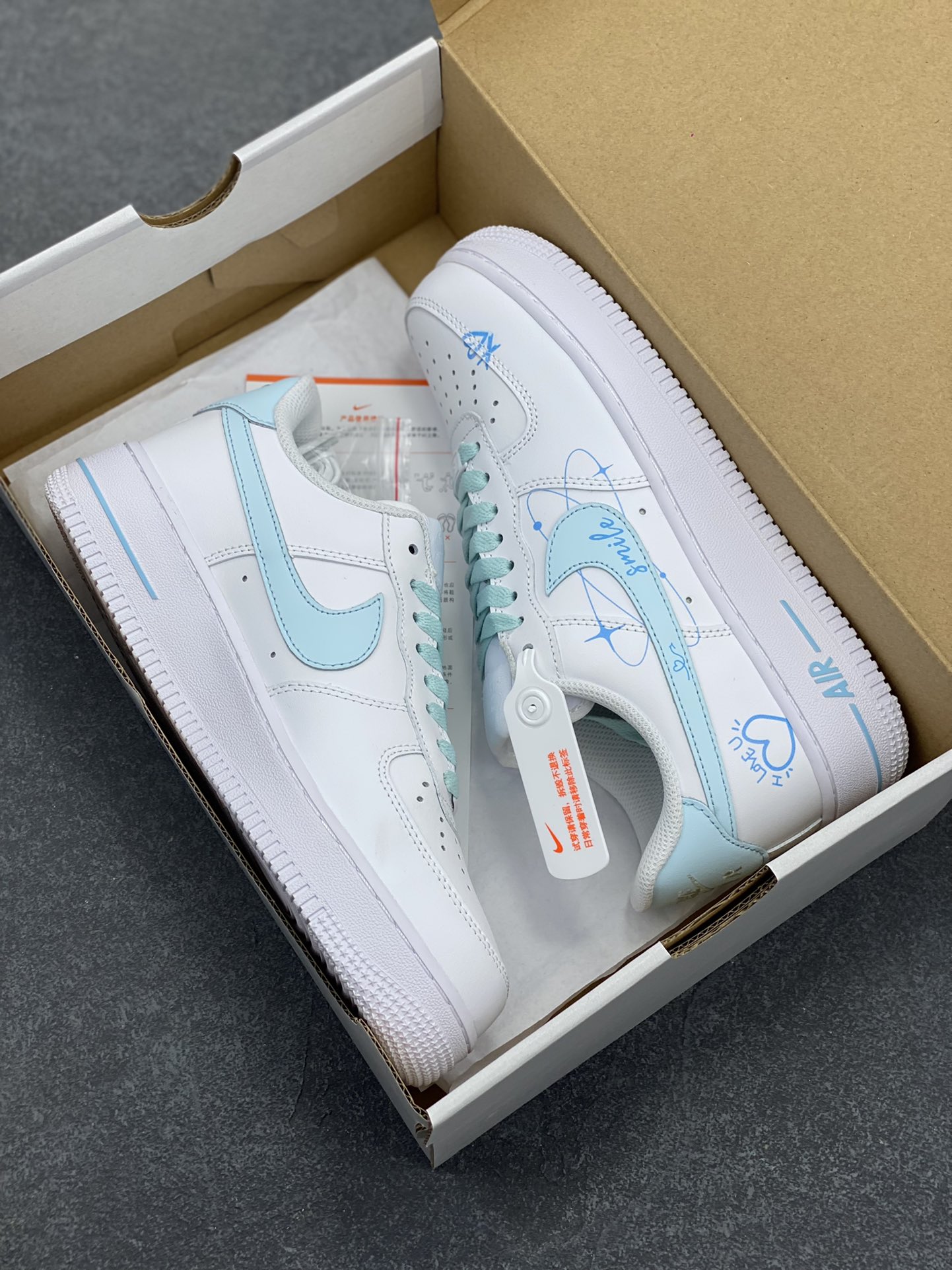 图片[9]-Nike Air Force 1 Low’07 LOVE系列 白蓝喷绘 空军一号低帮休闲板鞋 定制皮料 原厂3D打印 定制鞋盒 原楦原纸板 纯正空军版型 内置全掌气垫 货号：CW2288-111 尺码：36 36.5 37.5 38 38.5 39 40 40.5 41 42 42.5 43 44 44.5 45-选品中心