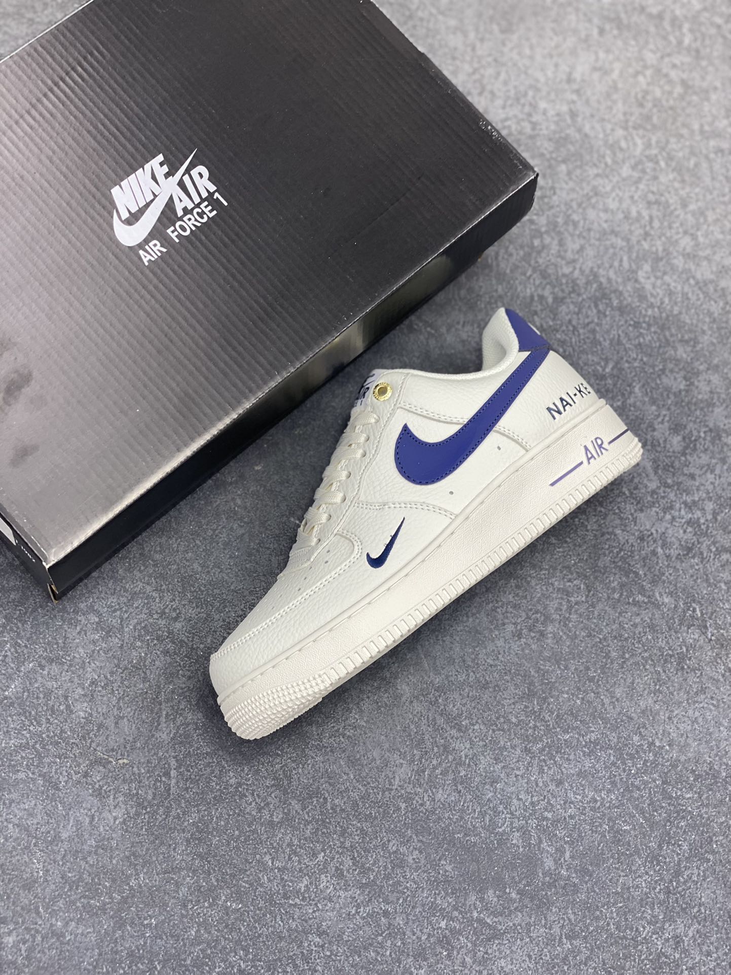 图片[7]-Nike Air Force 1 Low 空军一号低帮百搭休闲运动板鞋。柔软、弹性十足的缓震性能和出色的中底设计，横跨复古与现代的外型结合，造就出风靡全球三十多年的Force 1，直到今天还深受青睐。 货号：NK0621-966 尺码：36 37.5 38 39 40 40.5 41 42 42.5 43 44 44.5 45-选品中心