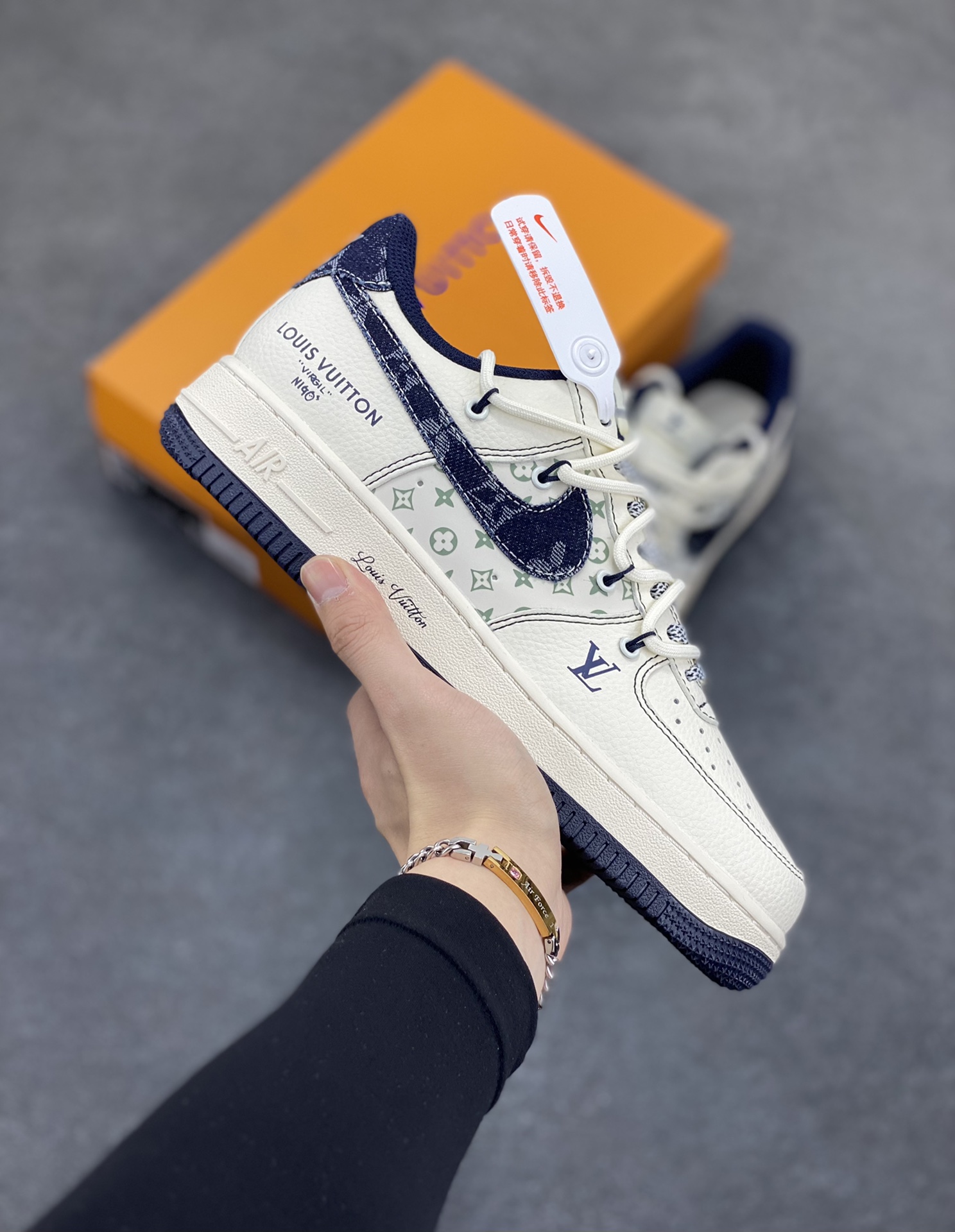 NIke Air Force 1 \’07 Low “LV联名——黑牛仔勾抽绳”空军一号 低帮 运动鞋 休闲鞋 折边针车 工艺难度大 原楦头原纸板 原装鞋盒 定制五金配件 内置全掌气垫 原厂鞋底 货号:DM6868-060 尺码:36 36.5 37.5 38 38.5 39 40 40.5 41 42 42.5 43 44 44.5 45-选品中心