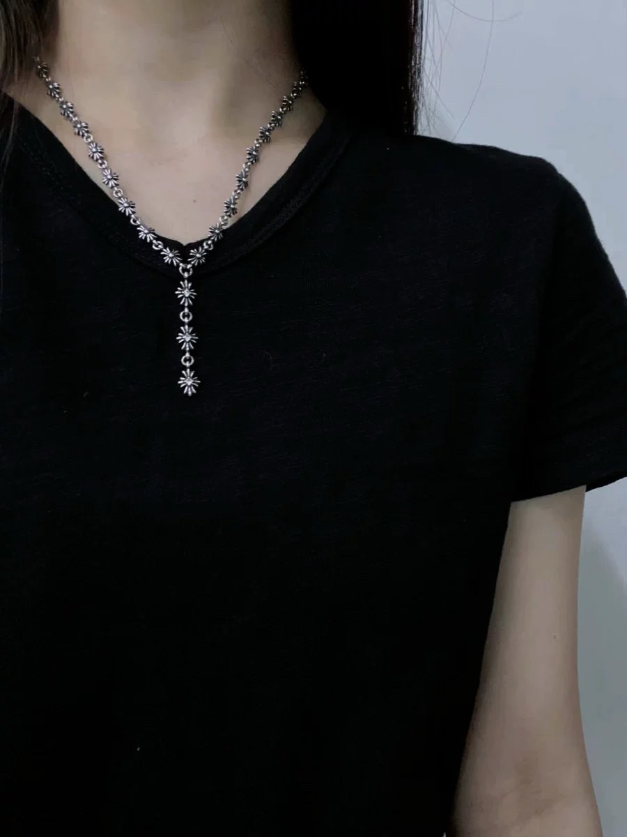 NO:642260,Spot retro old light luxury trend Chrome heart three-section diamond cross flower necklace clavicle chain couple gift, jewelry boutique, chrome hearts, necklace19860909现货复古做旧轻奢潮 克罗心三节镶钻十字花项链锁骨链情侣款礼物,饰品精品,chrome hearts,necklace,Jewelry
