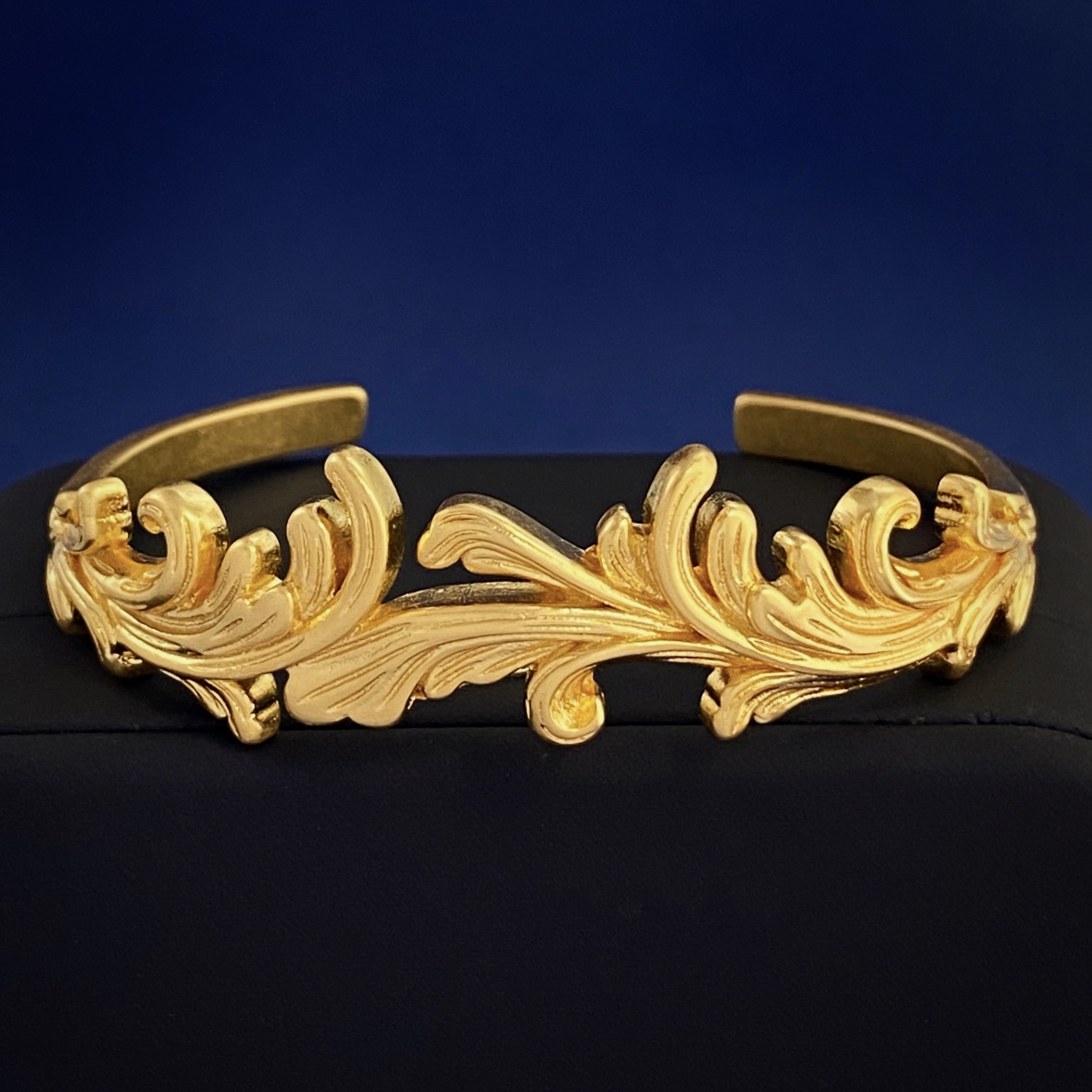 VS92 p140 Versace, the old Versace, used to be an opening bracelet, brass material, copper, about 21.7g - 图片 4