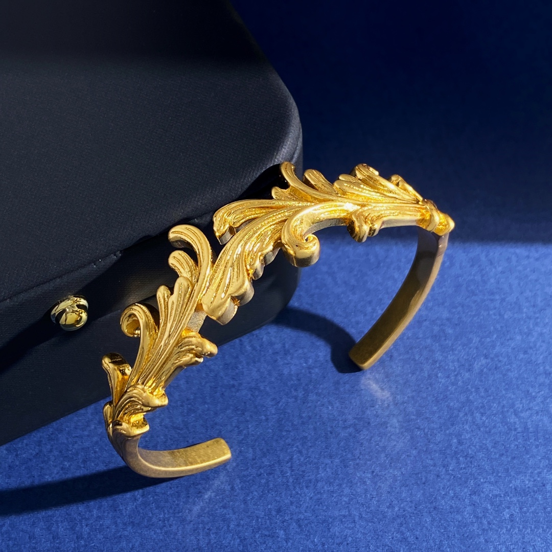 VS92 p140 Versace, the old Versace, used to be an opening bracelet, brass material, copper, about 21.7g - 图片 1