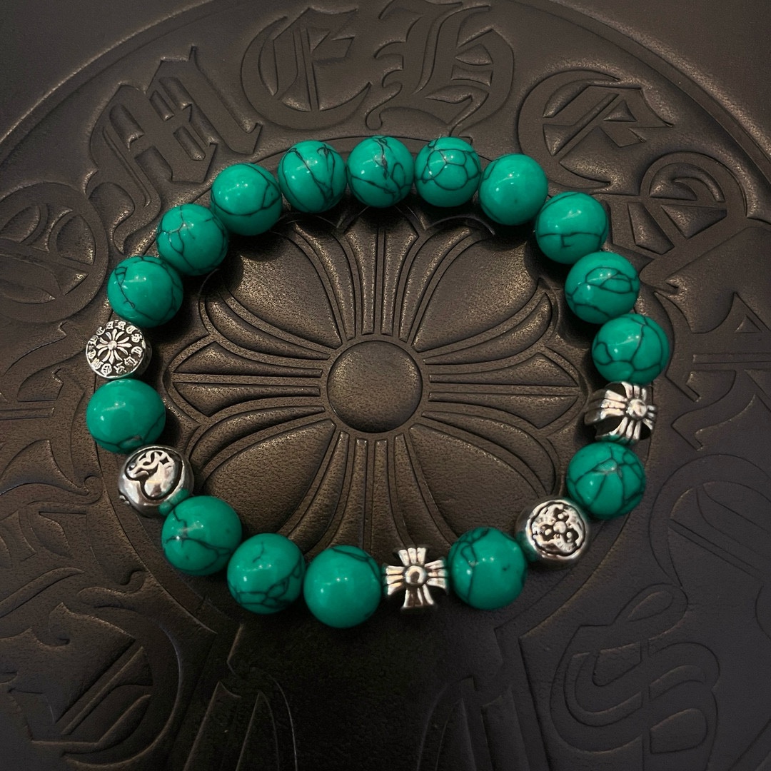 NO:111318,Batch New Model [Counter Quality] Chrome Hearts Croxin Classic Retro Multi-Element Bracelet Bracelet, Kuaishou/ins/Little Red Book Popular, Different Concave and Convex Scout Flowers present unique styles. Cross Scout Flowers are Croxin's logo, so they last longer. Genuine version Chrome Hearts Croxin Difference to the market ordinary light version, match the quality of the version, look at the details of the letter printing, retro and old gray oxygen level. Seiko version!  , jewelry boutique, chrome hearts, chrome hearts, bracelet19860909批 新款【专柜品质】Chrome Hearts克罗心 经典复古多元素手串手链 ,快手/ins/小红书热门,凹凸造型不同的花纹设计风格呈现出与众不同 十字架童军花是克罗心的标志 所以更经久不衰 正品打版Chrome Hearts克罗心 区别市场普通轻版 对版对标品质 看字印细节 复古做旧灰氧程度.精工版本！,饰品精品,chrome hearts,chrome hearts,bracelet,Jewelry