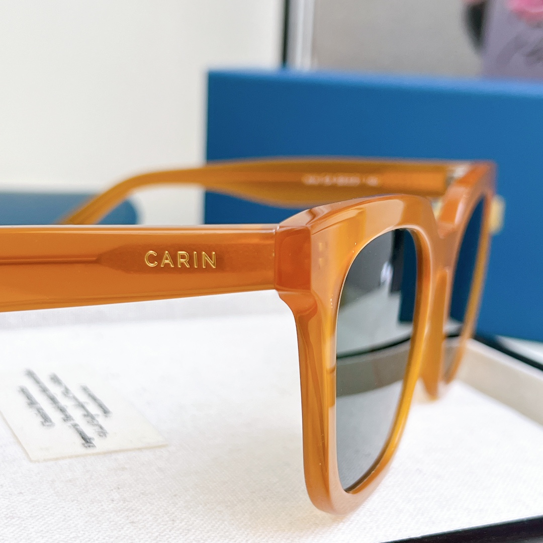  百搭墨镜🕶️𝗖𝗔𝗥𝗜𝗡  
MOD：ki ki
SIZE：52口21-145 
🔝🔝