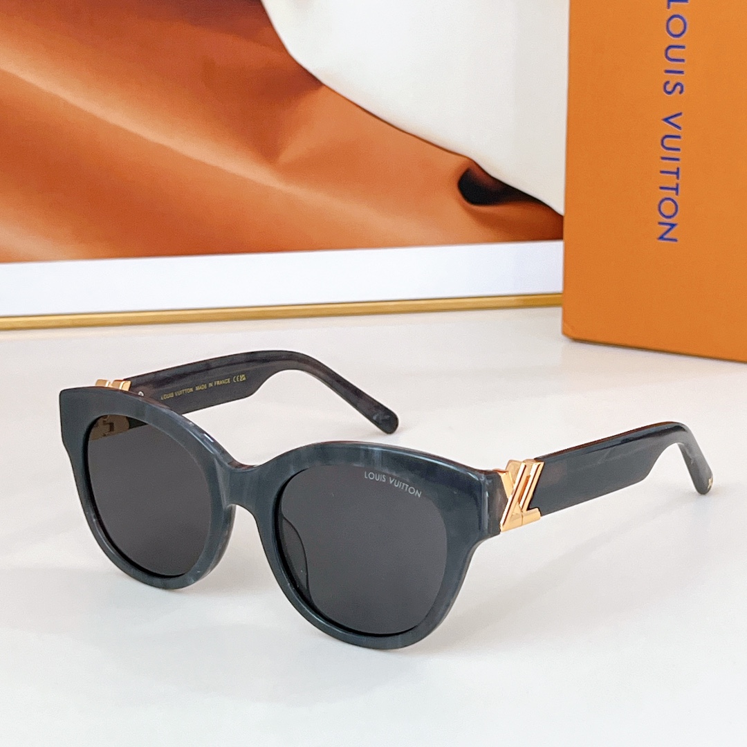  LOUIS VUITTON
MOD：Z2426E
Size：53口21 140
🔝🔝
