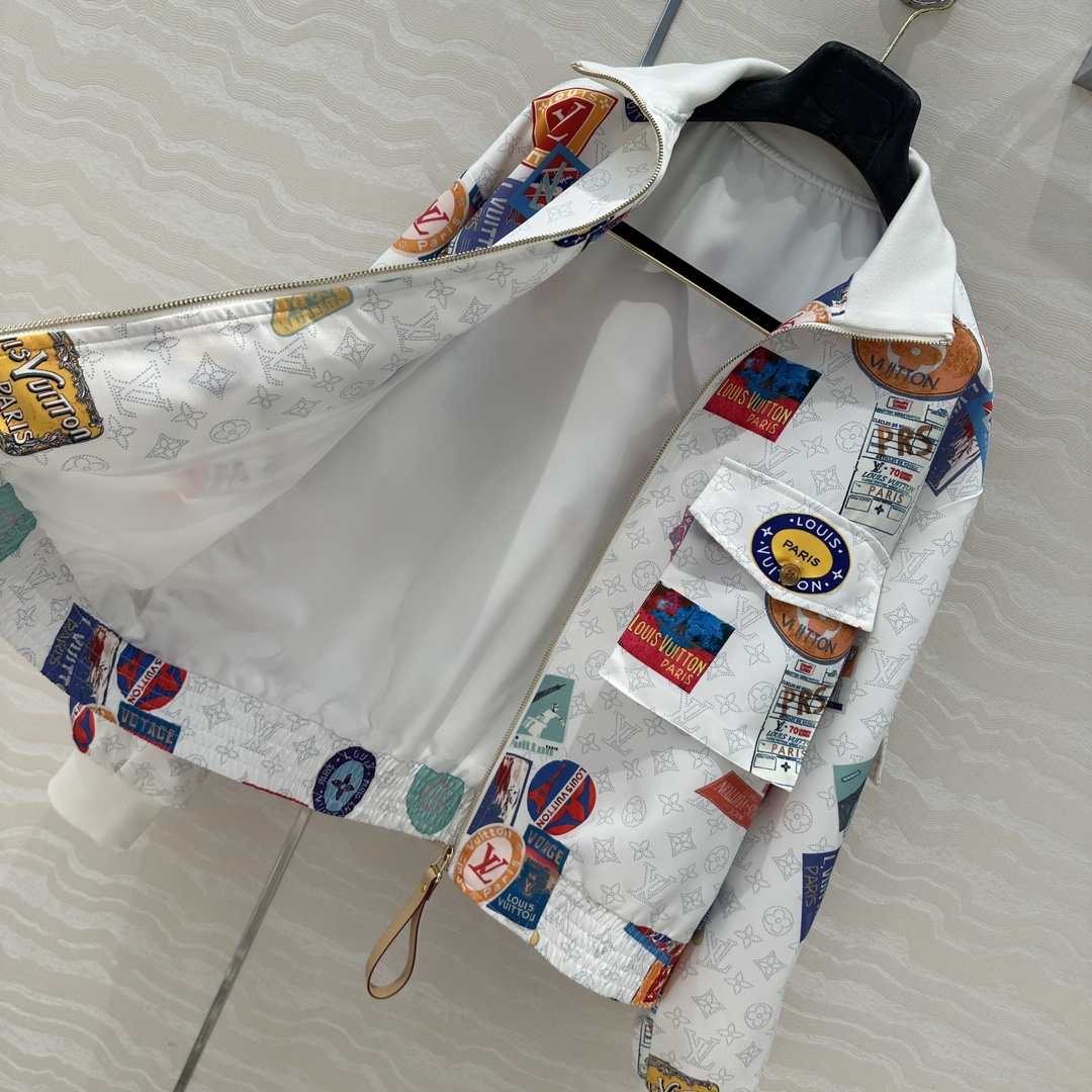 独家首发❤️原单品质💕lou神仙颜值的彩虹假日🌈系列经典MONOGRAM暗纹logo定位海报徽章印花夹克