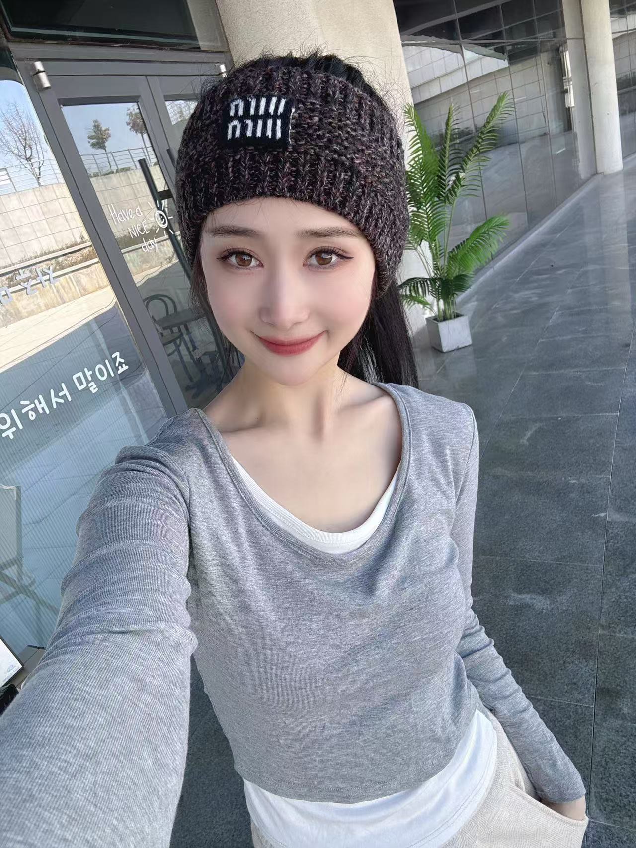 NO:227932,Miumiu (recommended by Xiaohongshu) official website new headband, gentle and tough knitted hairband beauty, fitness headband, styling headband!  Whether it is exercise or fitness, traveling or styling, they are the only fashion combination that is indispensable!  Having it is equivalent to adding a lot of color to yourself and showing your youthful vitality and temperament!  Hat Straw Hat Fisherman Hat Baseball Hat, Hats, Miumiu, espadrilles, hats19860909谬谬miumiu（小红书爆款推荐）官网新品发带,温柔而坚韧的针织发带之美 健身发带,造型发带！无论运动还是健身,出门旅游还是造型设计,都是唯一少不了的时尚搭配！拥有它,等于给自己增添许多色彩,更显青春活力与气质！帽子草帽渔夫帽棒球帽,帽子,miumiu,espadrilles,hats,hat