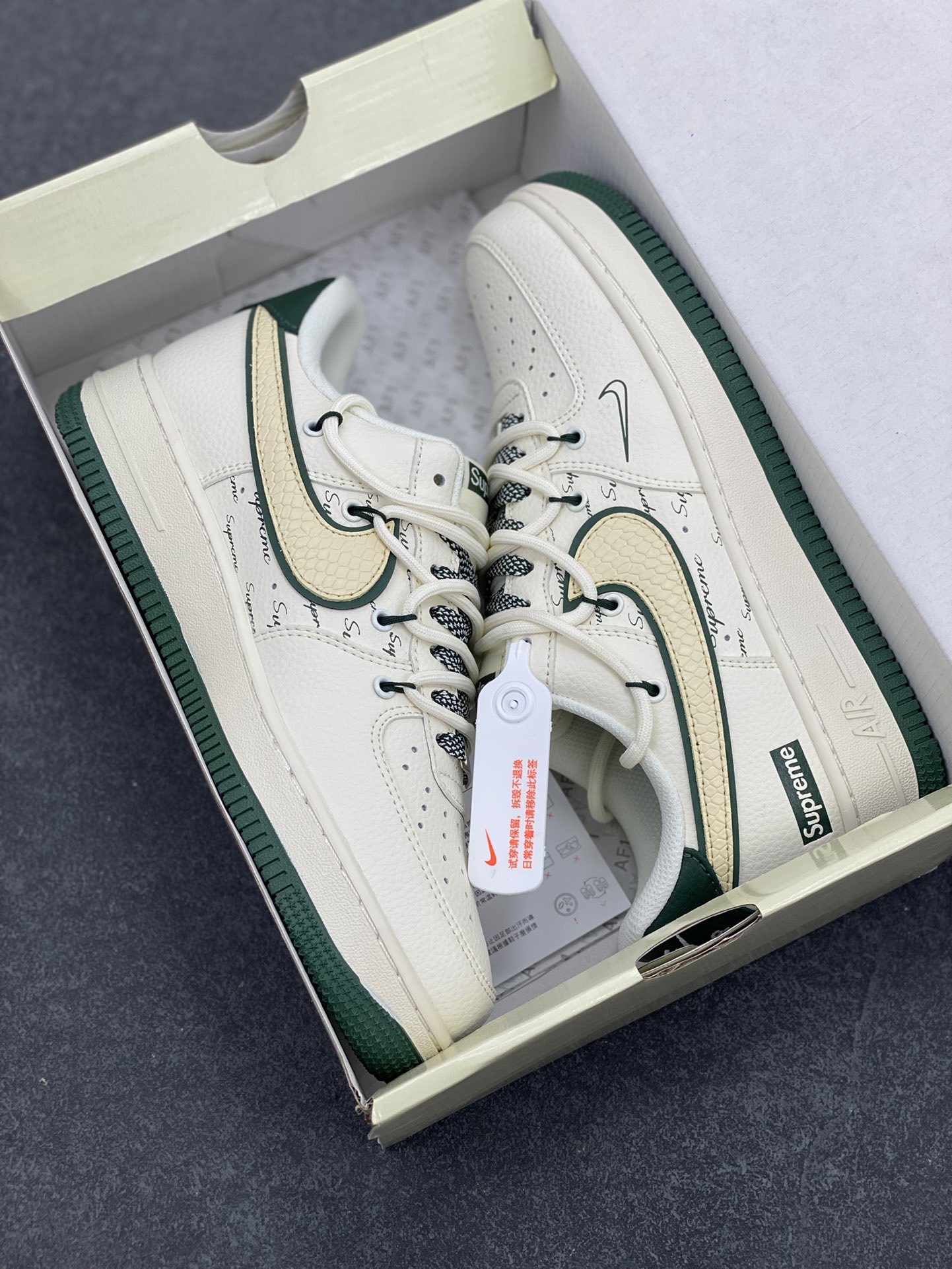 图片[9]-NIke Air Force 1 \’07 Low “Supreme联名——米绿抽绳”空军一号 低帮 运动鞋 休闲鞋 折边针车 工艺难度大 原楦头原纸板 原装鞋盒 定制五金配件 内置全掌气垫 原厂鞋底 货号：DM6868-057 尺码：36 36.5 37.5 38 38.5 39 40 40.5 41 42 42.5 43 44 44.5 45-选品中心