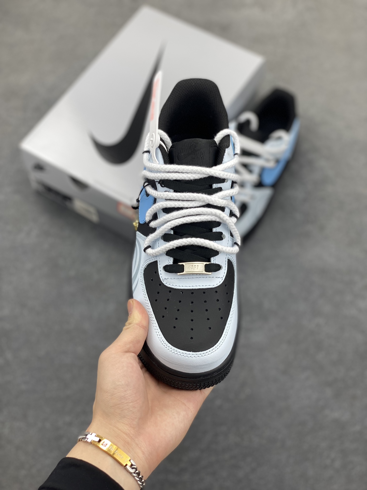 图片[2]-蛇年限定  Nike Air Force 1 Low’07 蛇影 空军一号绑带低帮休闲板鞋 定制皮料 定制鞋盒 配件齐全 原楦原纸板 纯正空军版型 内置全掌气垫 货号：ZH0316-065 尺码：36 36.5 37.5 38 38.5 39 40 40.5 41 42 42.5 43 44 44.5 45-选品中心