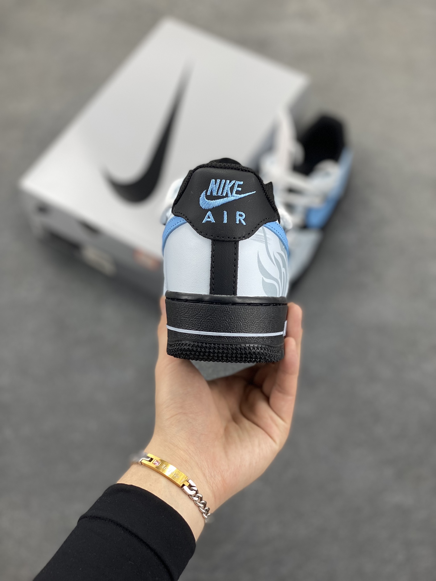 图片[4]-蛇年限定  Nike Air Force 1 Low’07 蛇影 空军一号绑带低帮休闲板鞋 定制皮料 定制鞋盒 配件齐全 原楦原纸板 纯正空军版型 内置全掌气垫 货号：ZH0316-065 尺码：36 36.5 37.5 38 38.5 39 40 40.5 41 42 42.5 43 44 44.5 45-选品中心
