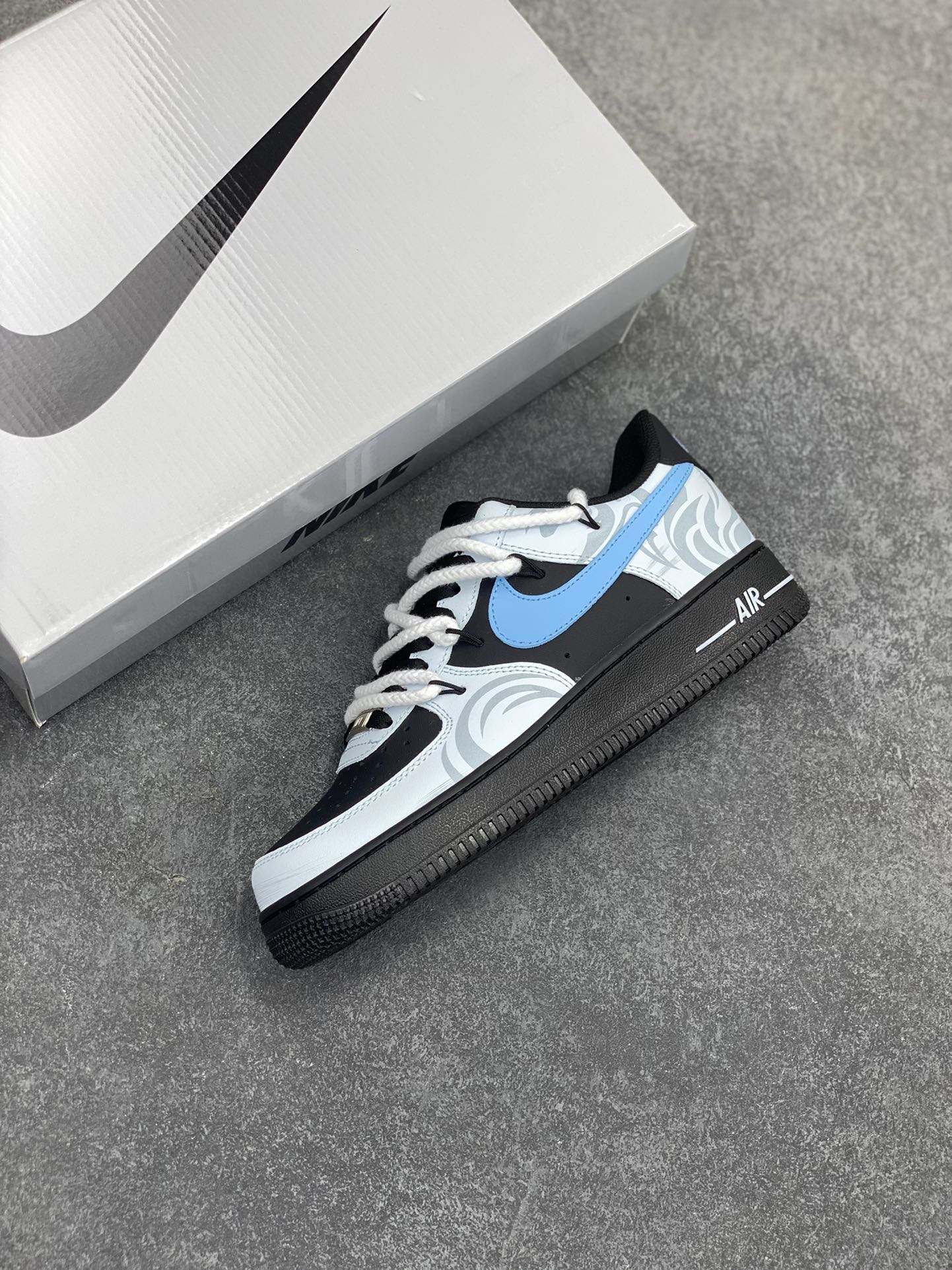 图片[7]-蛇年限定  Nike Air Force 1 Low’07 蛇影 空军一号绑带低帮休闲板鞋 定制皮料 定制鞋盒 配件齐全 原楦原纸板 纯正空军版型 内置全掌气垫 货号：ZH0316-065 尺码：36 36.5 37.5 38 38.5 39 40 40.5 41 42 42.5 43 44 44.5 45-选品中心