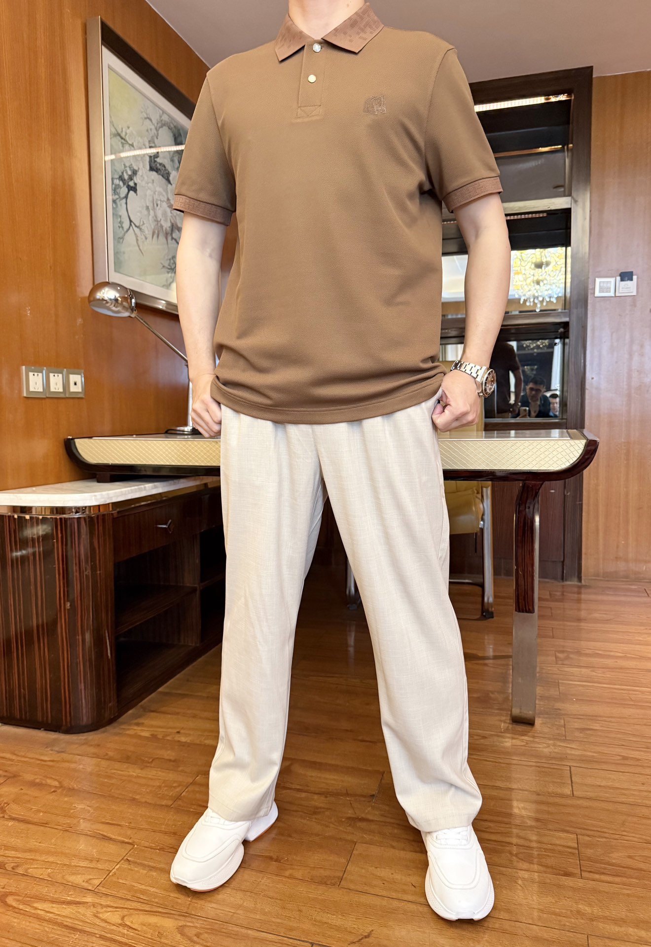 NO:136669,Hermes - the latest hot polo in 2025 counters is shipped, and the hot-selling items in European and American counters are available!  Selected Italian imported fine cotton design, exquisite brand logo and custom buttons on the chest are elegant and fashionable, and the upper body effect is needless to say. The code number m-3xl (model 173/130 wear m, with Hong Kong Lane Crawford gift box packaging), hermes, alexander wang19860909爱马仕-2025专柜最新爆款polo出货 欧美专柜热销单品！精选意大利进口精棉设计,胸前的精致的品牌标志和定制纽扣雅致不失时尚 上身效果不用多说.码数m-3xl（模特173/130穿m,配香港连卡佛礼盒包装）,,hermes,alexander wang,Men's clothing