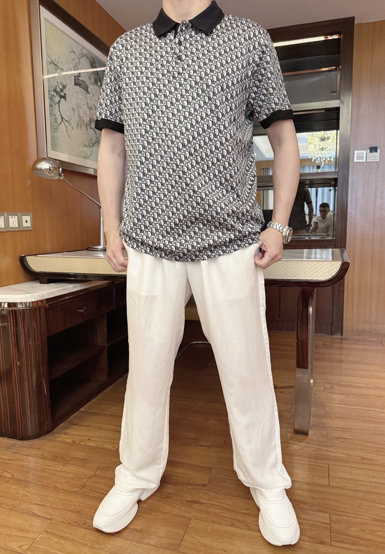 NO:136672,Dior-2025 counter latest hot polo is shipped, hot-selling items in European and American counters!  Selected Italian imported fine cotton design, the whole brand logo is elegant and fashionable, and the upper body effect needs no more. The code number m-3xl (model 173/130 wear m, with Hong Kong Lane Crawford gift box packaging), dior, alexander wang19860909迪奥-2025专柜最新爆款polo出货 欧美专柜热销单品！精选意大利进口精棉设计,通体的品牌logo雅致不失时尚 上身效果不用多说.码数m-3xl（模特173/130穿m,配香港连卡佛礼盒包装）,,dior,alexander wang,Men's clothing