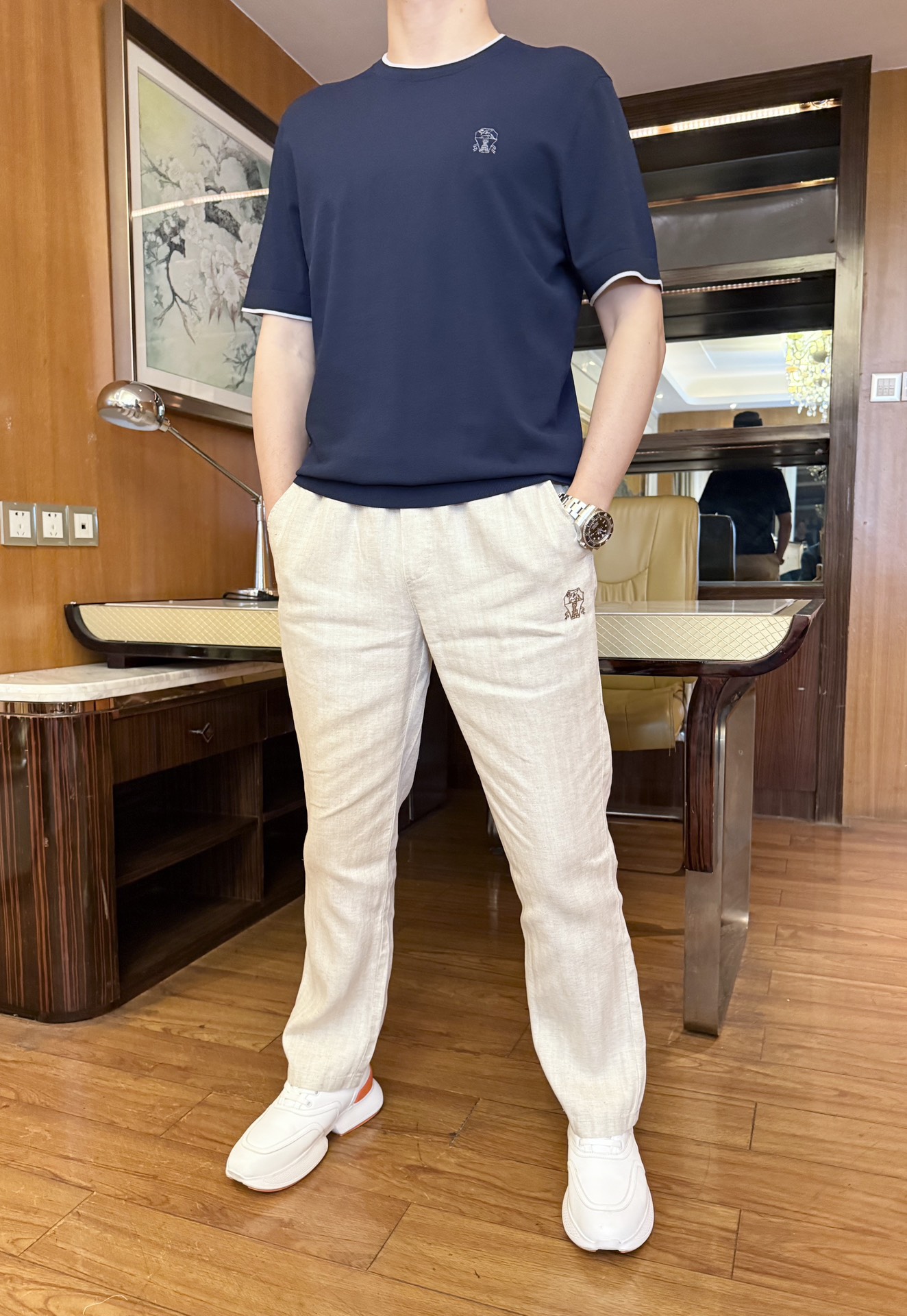 NO:136684,BC-2025 counter latest hot round neck T-shirts are shipped, and European and American counters are popular!  Selected Italian imported Yilitte fabrics with simple and elegant designs, the brand logo on the chest is quite elegant, and there is no need to say much about the effect of the upper body. The number of codes is 48-56 (model 173/130 wears 48, with Hong Kong Lane Crawford gift box packaging), tees, t-shirt, alexander wang19860909BC-2025专柜最新爆款圆领T恤出货 欧美专柜热销单品！精选意大利进口伊力特面料搭配简约大方的设计,胸口的品牌标志标志相当彰显雅致 上身效果不用多说.码数48-56（模特173/130穿48、配香港连卡佛礼盒包装）,,tees，t-shirt,alexander wang,Men's clothing