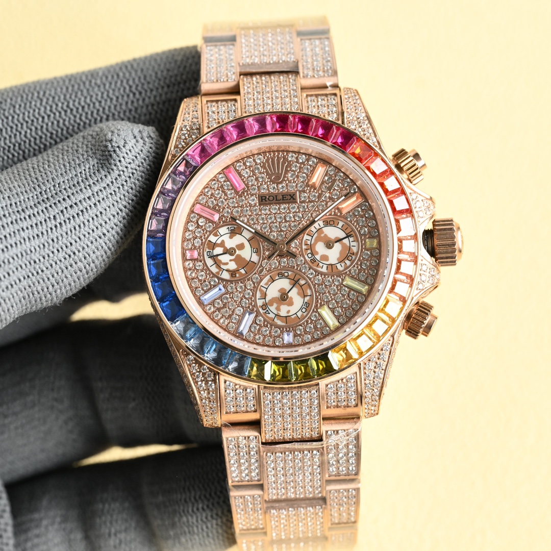 NO:150943,Gold European Edition (full diamond) Ditona ROLEX-Rolech Monument Diamond Series, took 10 months to modify the men's model full of diamonds Equipped with fully automatic mechanical movement, stainless steel diamond case Solid heavy steel belt selected imported glitter diamonds Super luminous. Brand Rolex Rolex Series Ditona Watch Movement Fully automatic mechanical Strap Precision Diamond Steel Bracelet Ditona Bracelet Dimension 40mm Material 316 stainless steel   sapphire glass, Rolex19860909金 欧版 (满钻) 迪通拿ROLEX-劳力士满钻系列,耗时10个月改装满钻石男士款 搭载全自动机械机芯,精钢镶钻表壳 实心厚重钢带精选进口光彩闪耀钻 超强夜光 . 品牌Rolex 劳力士 系列迪通拿系列腕表 机芯全自动机械 表带精钻精钢表链 尺寸40mm 材料316精钢 蓝宝石玻璃,,rolex,Watch