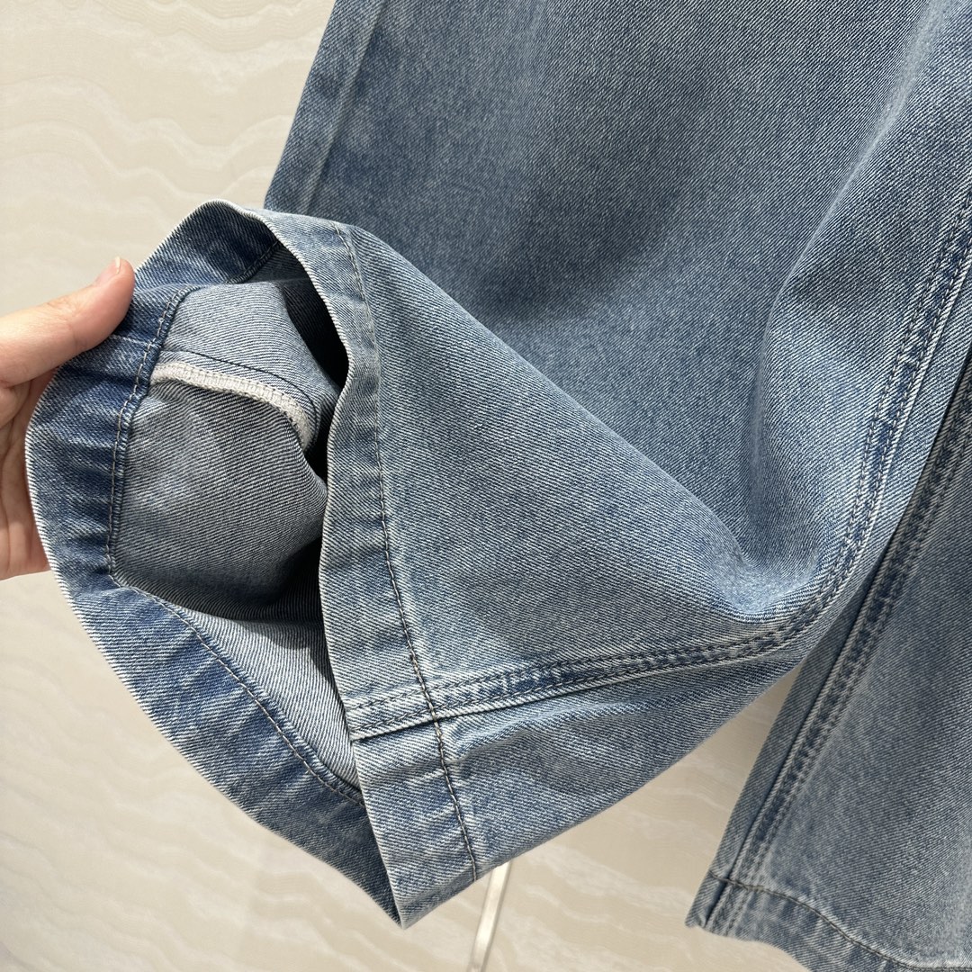 独家首发💙原单品质，客定爆单Row风复古酵素洗水直筒牛仔裤！梨型身材的穿搭天菜！松紧腰设计经典慵懒版型时