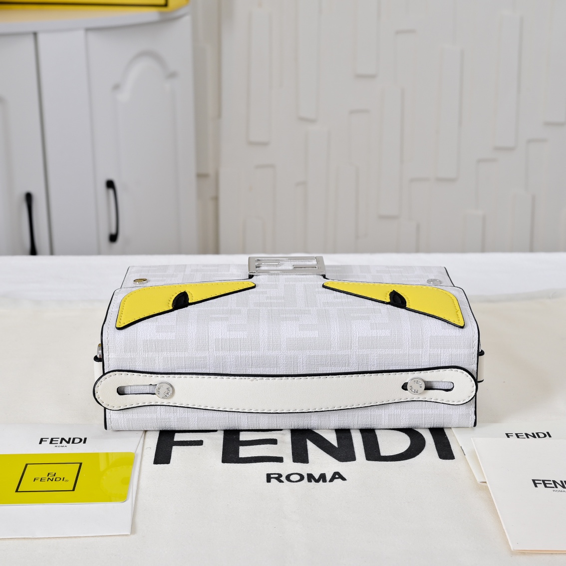 型号3375，配折叠盒子 芬迪小怪兽方盒子
FENDI 2025春节限定系列以独具匠心的设计为我的新年添