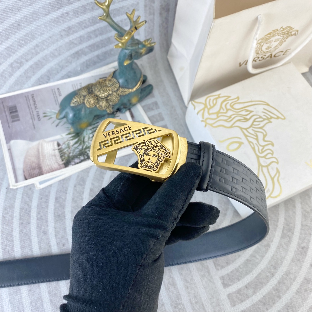 范思哲💕 特种皮腰带自动带系列 ，原厂五金精品不锈钢扣，手感柔软舒适 宽3.5CM。