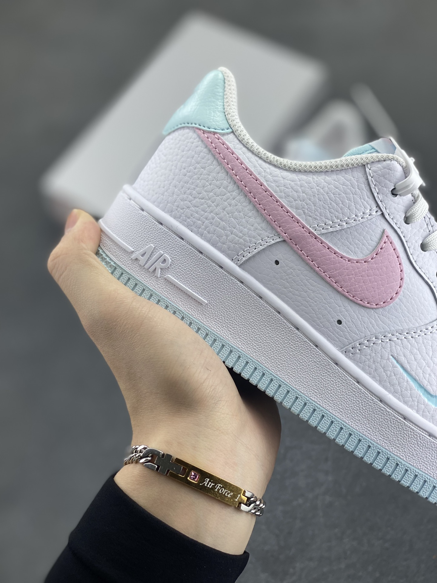 图片[6]-Nike Air Force 1 07 low空军一号板鞋 白粉 原楦头原纸板 打造纯正空军版型#专注外贸渠道 全掌内置蜂窝气垫 #原盒配件 原厂中底钢印、拉帮完美 货号：IH0640-161 尺码：35.5 36 36.5 37.5 38 38.5 39 40 40.5 41 42 42.5 43 44 44.5 45-选品中心
