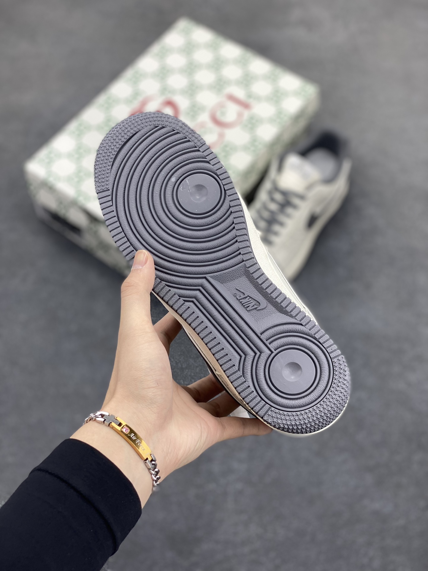 图片[5]-NIke Air Force 1 \’07 Low “古驰联名——经典灰花纹”空军一号 低帮 运动鞋 休闲鞋 折边针车 工艺难度大 原楦头原纸板 原装鞋盒 定制五金配件 内置全掌气垫 原厂鞋底 货号：CS5288-003 尺码：36 36.5 37.5 38 38.5 39 40 40.5 41 42 42.5 43 44 44.5 45-选品中心