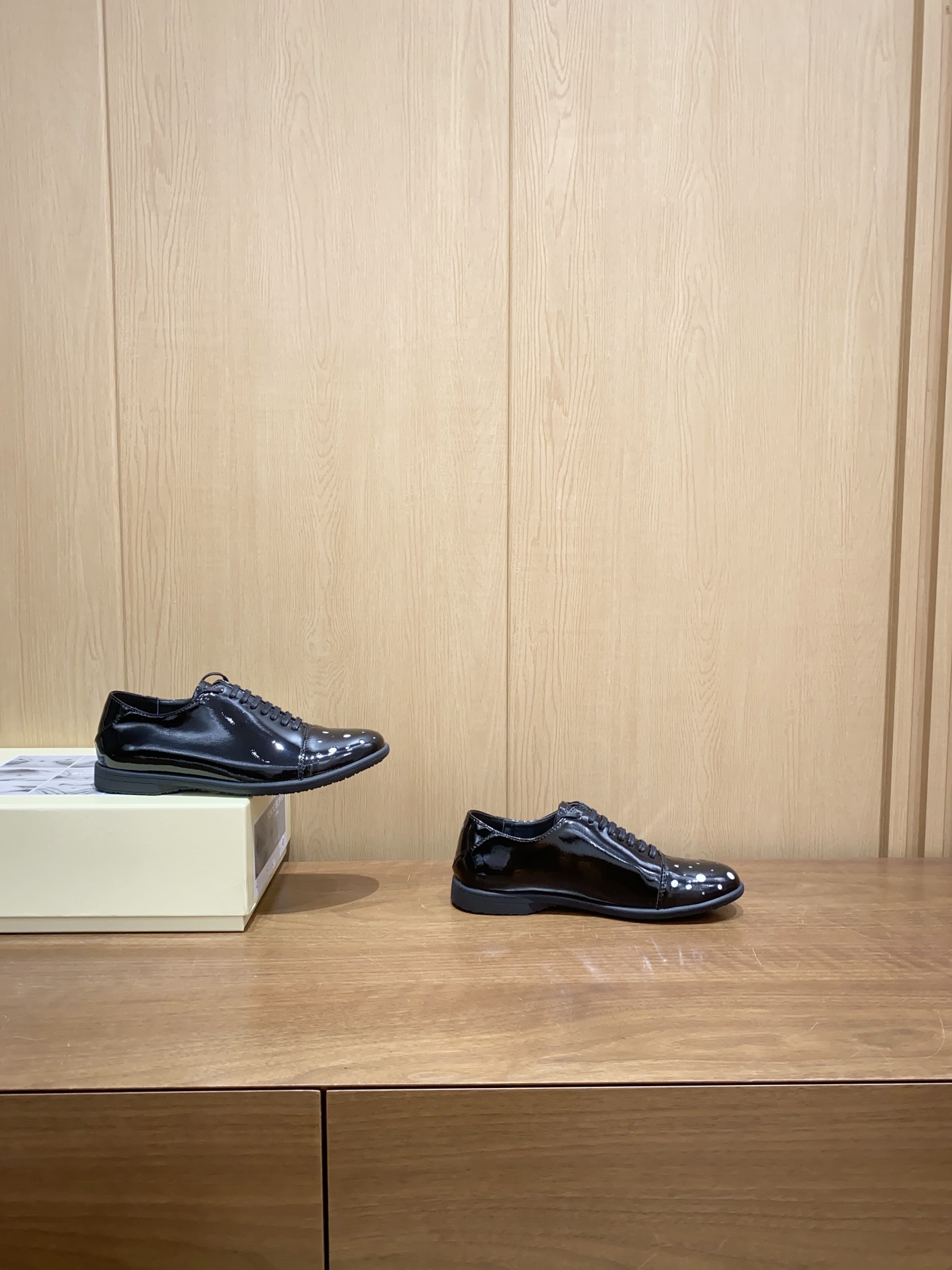 NO:246278,2025 early spring new model, niche trendy Tokyo Bopper polka dot single shoe shoes!  Xiaohongshu grass planting style ~ Tokyo purchasing agent super hot factory first released, original 1:1 customization and repeated debugging, fabric original environmentally friendly cowhide/paper leather inner sheepskin footbed sheepskin, outsole exclusive open mold original rubber outsole size 35-40 price yuan, single shoes, cowhide, sheepskin198609092025早春新款 小众潮品Tokyo Bopper圆点单鞋鞋！小红书种草款～东京代购超火工厂首发 原版1:1定制反复调试 面料原版环保牛皮/漆皮 内里羊皮 垫脚羊皮 大底独家开模原版橡胶大底 码数35-40 价格元,单鞋,cowhide,sheepskin,Women's Shoes