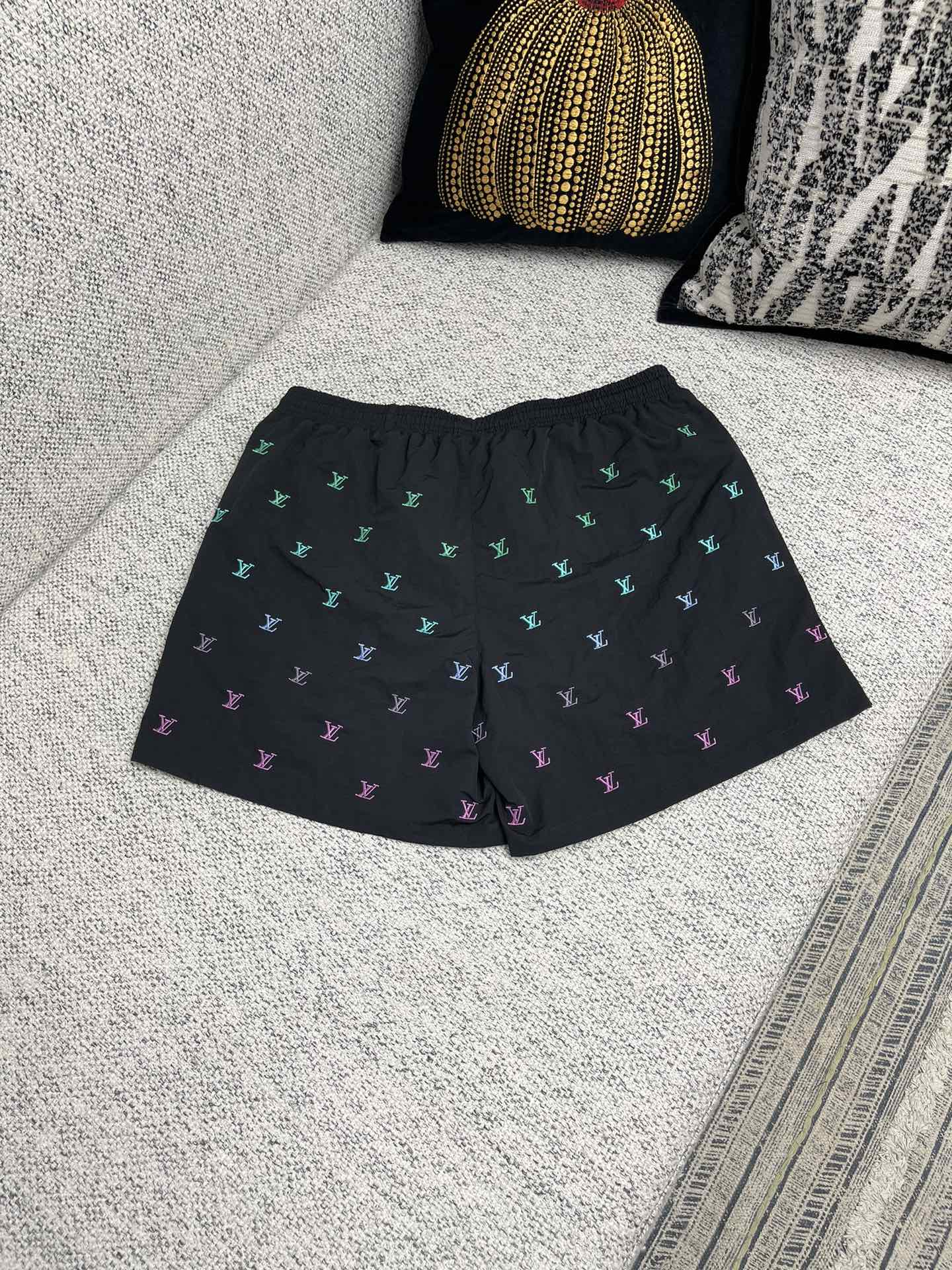 Louis Vuitton 25SS Beach Shorts: Tech Fabric with Embroidered Blason 3 i1744272332 2825 1