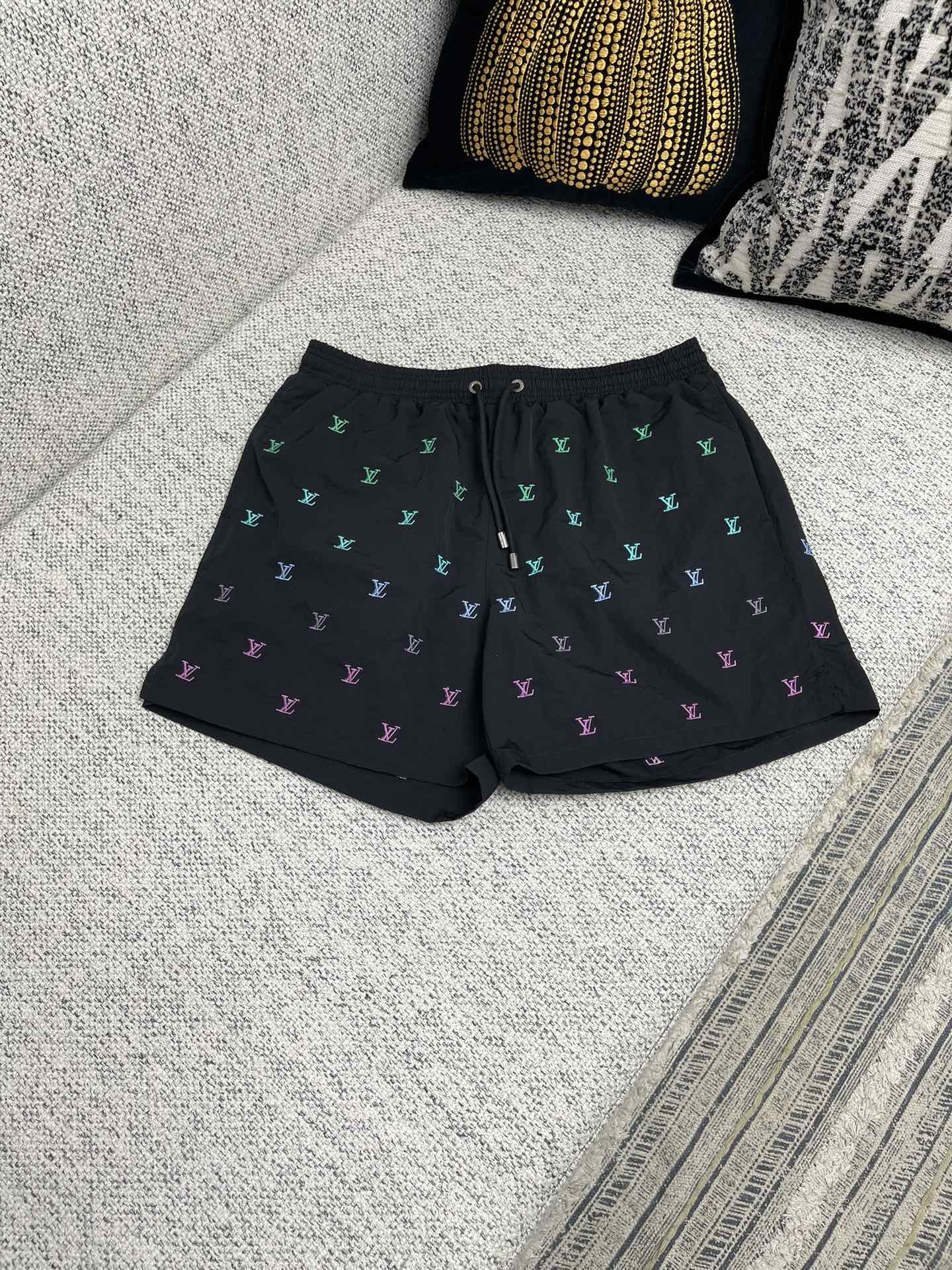 Louis Vuitton 25SS Beach Shorts: Tech Fabric with Embroidered Blason 2 i1744272332 9578 0