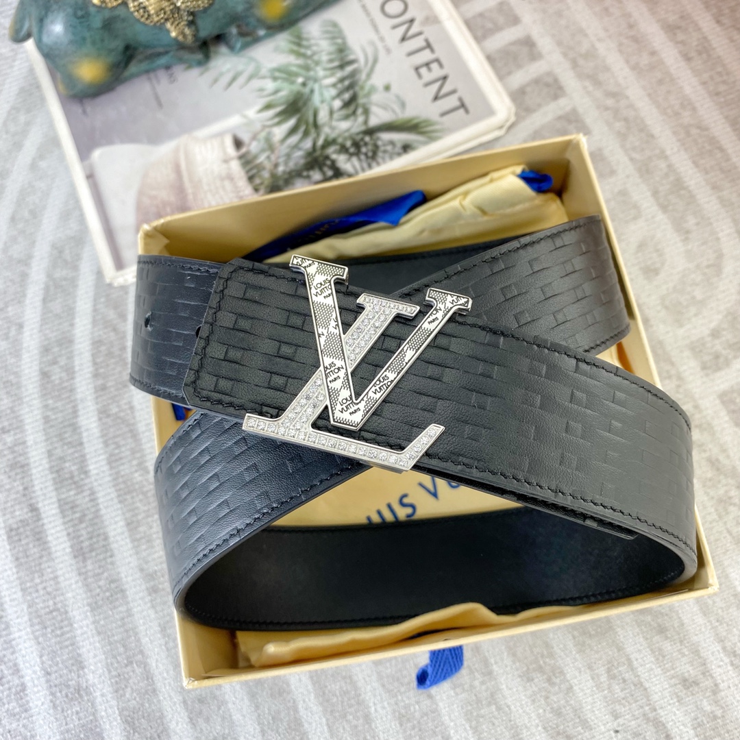 LV💕 特种皮腰带系列 ，原厂五金精品不锈钢扣，手感柔软舒适 宽3.8CM。