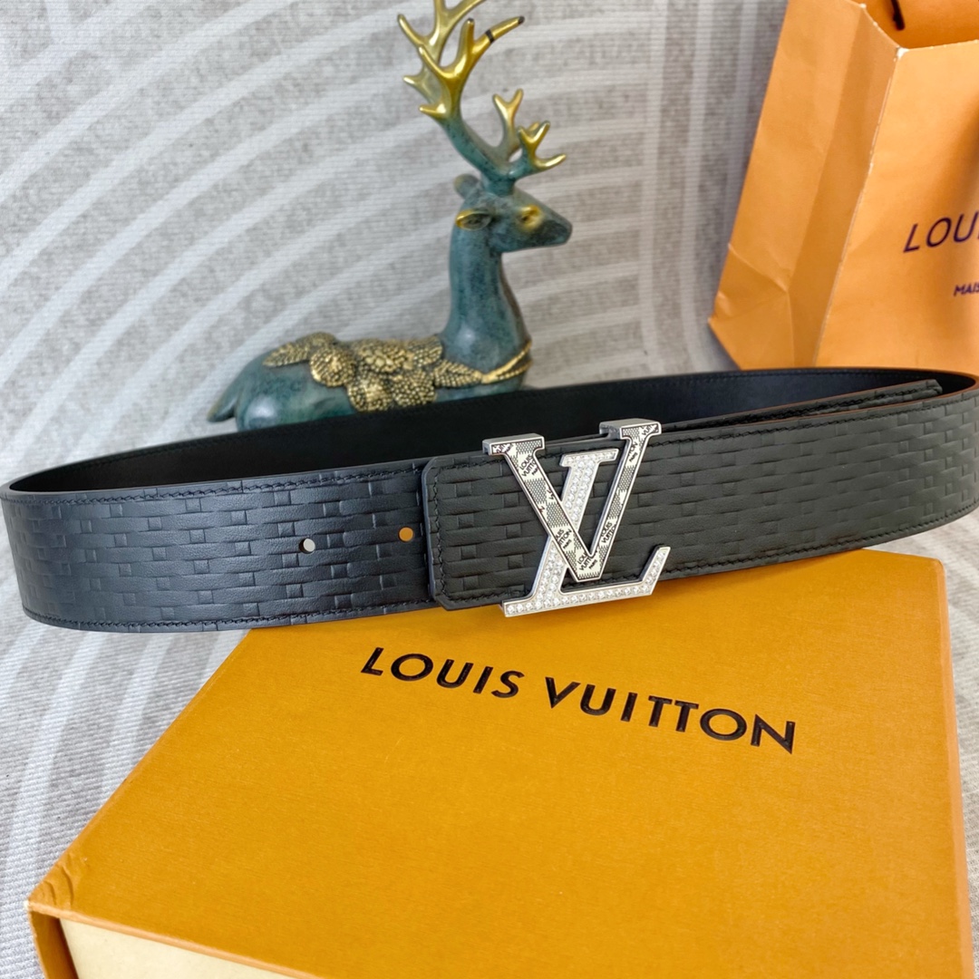 LV💕 特种皮腰带系列 ，原厂五金精品不锈钢扣，手感柔软舒适 宽3.8CM。