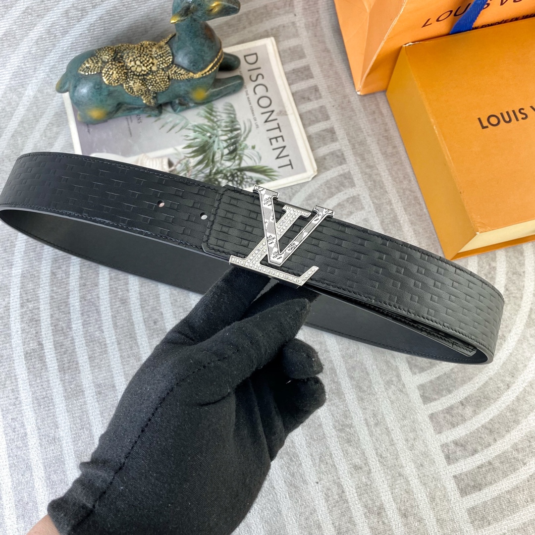 LV💕 特种皮腰带系列 ，原厂五金精品不锈钢扣，手感柔软舒适 宽3.8CM。