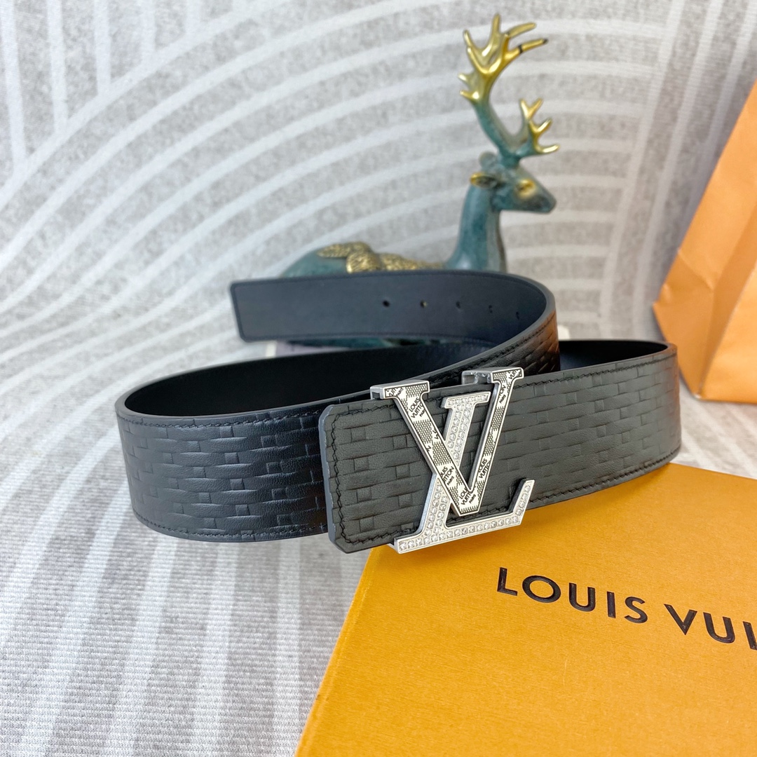 LV💕 特种皮腰带系列 ，原厂五金精品不锈钢扣，手感柔软舒适 宽3.8CM。