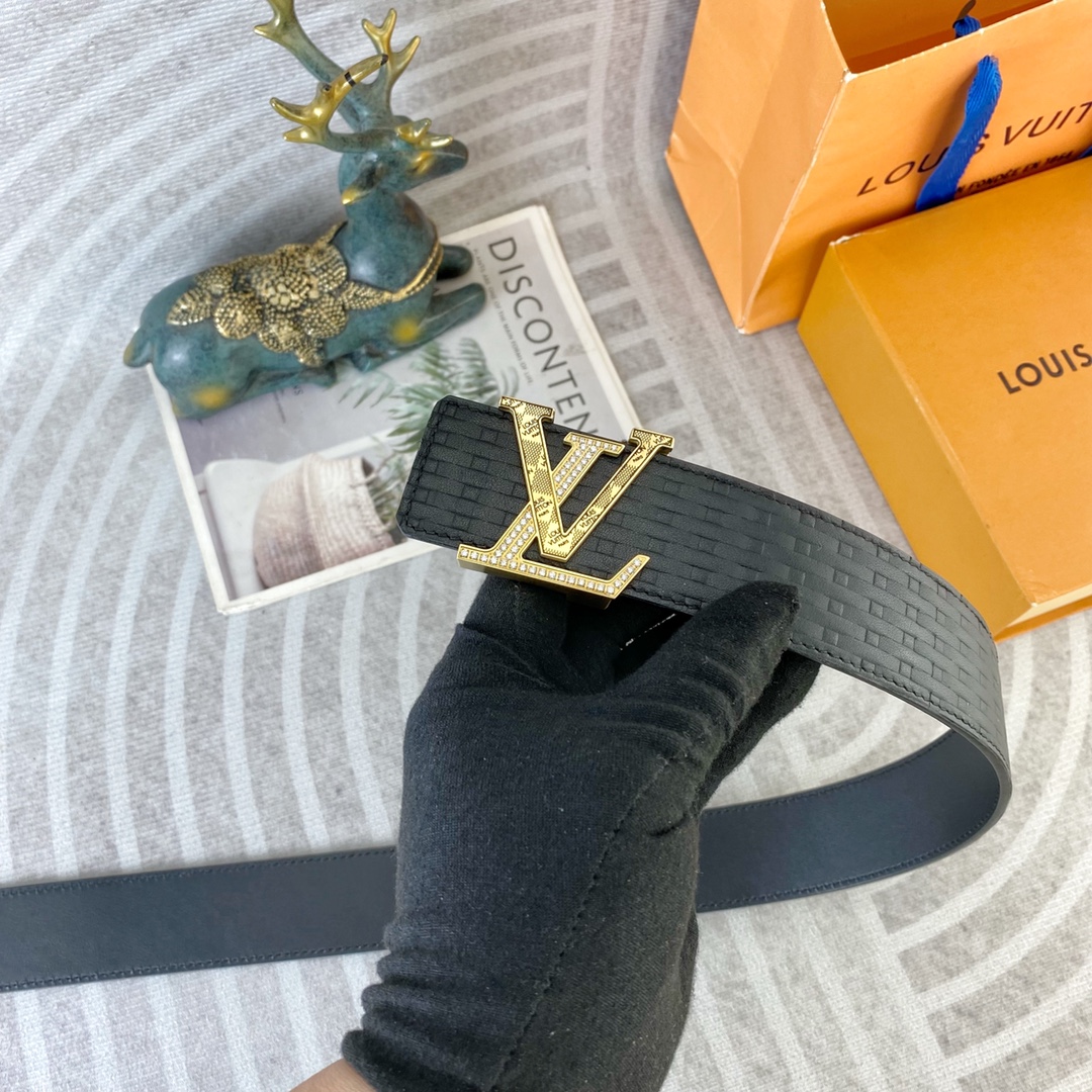 LV💕 特种皮腰带系列 ，原厂五金精品不锈钢扣，手感柔软舒适 宽3.8CM。