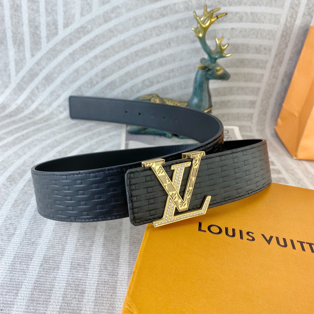 LV💕 特种皮腰带系列 ，原厂五金精品不锈钢扣，手感柔软舒适 宽3.8CM。