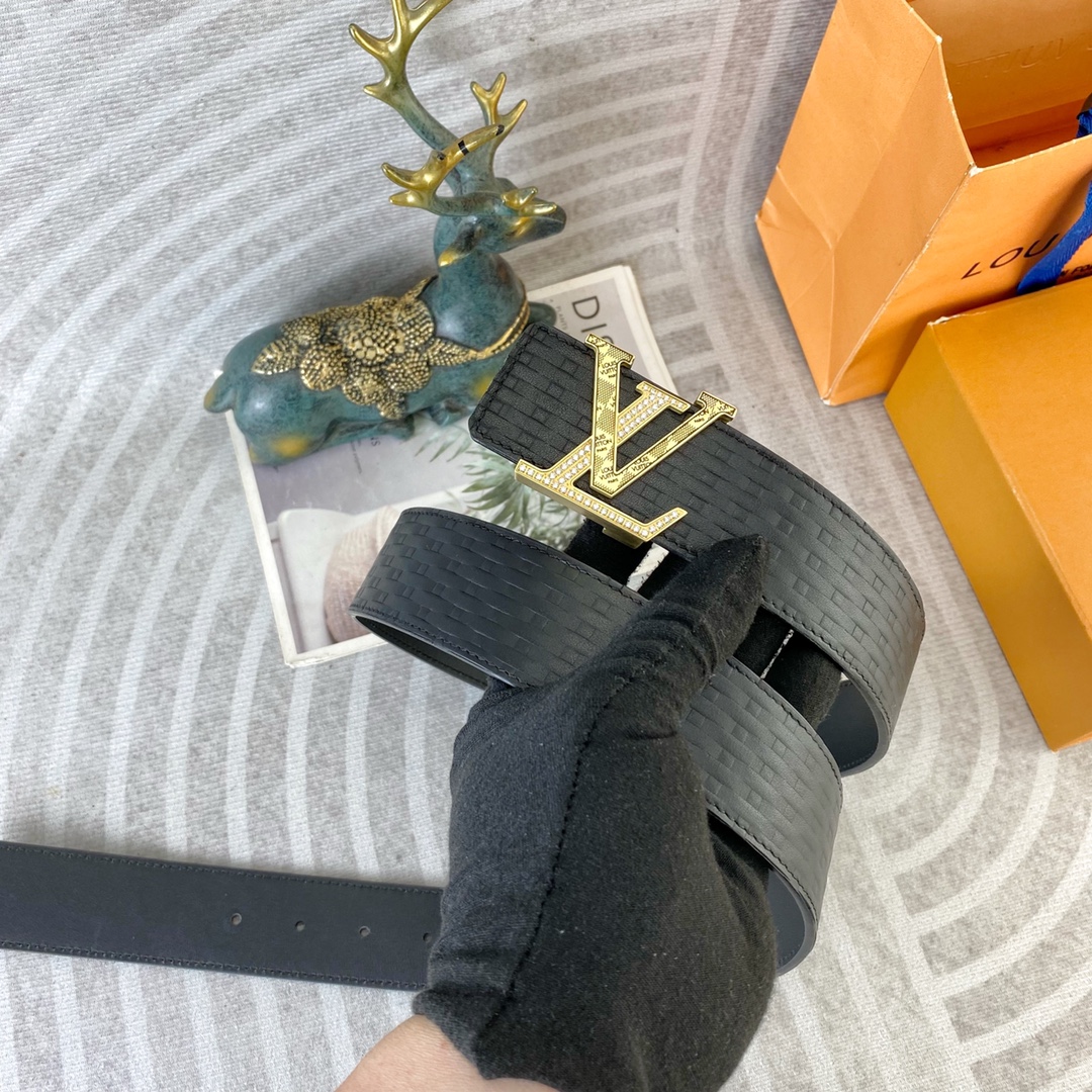 LV💕 特种皮腰带系列 ，原厂五金精品不锈钢扣，手感柔软舒适 宽3.8CM。