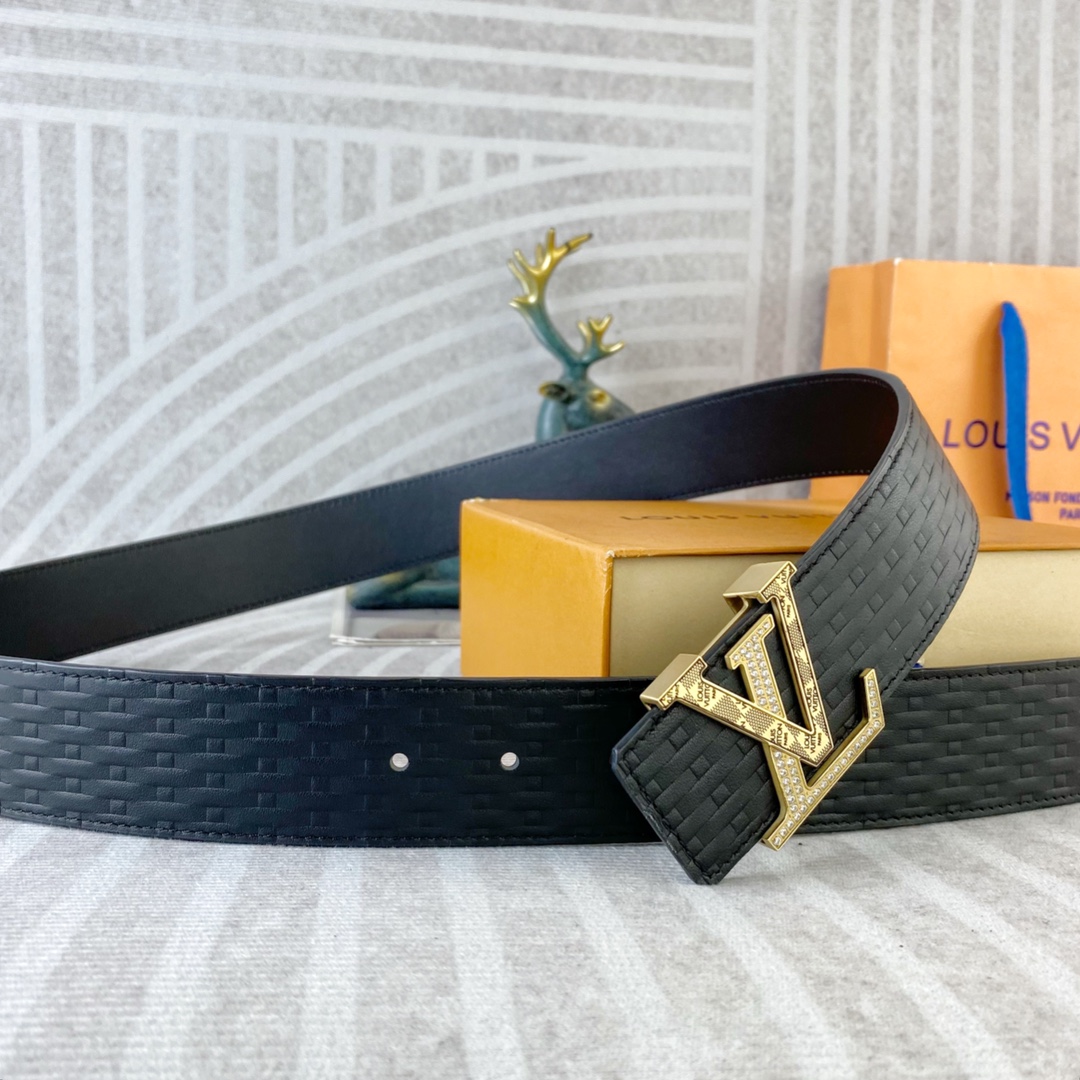 LV💕 特种皮腰带系列 ，原厂五金精品不锈钢扣，手感柔软舒适 宽3.8CM。