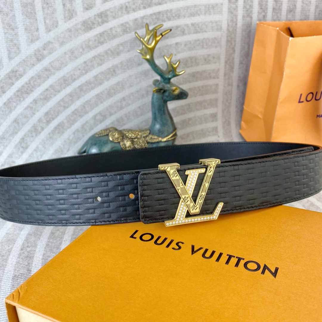 LV💕 特种皮腰带系列 ，原厂五金精品不锈钢扣，手感柔软舒适 宽3.8CM。