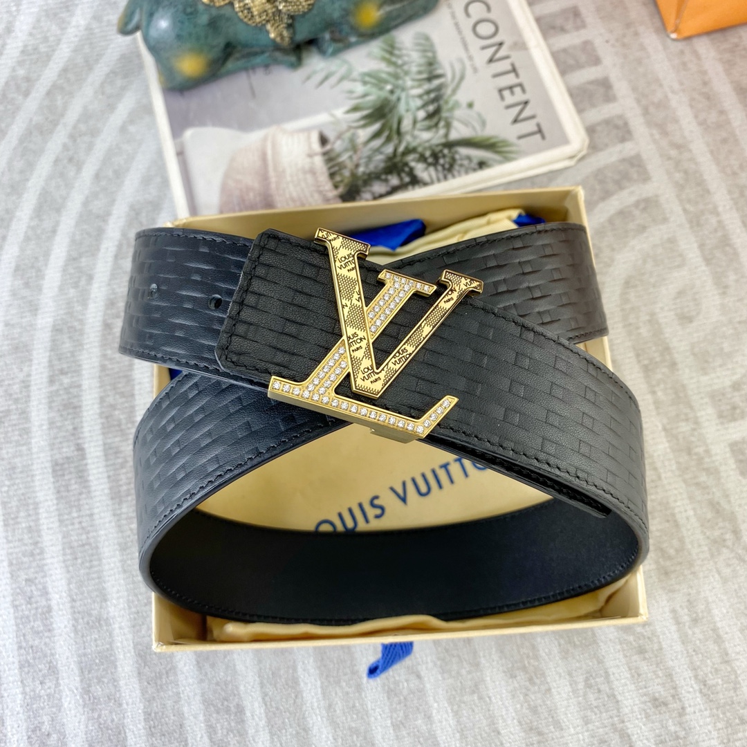 LV💕 特种皮腰带系列 ，原厂五金精品不锈钢扣，手感柔软舒适 宽3.8CM。