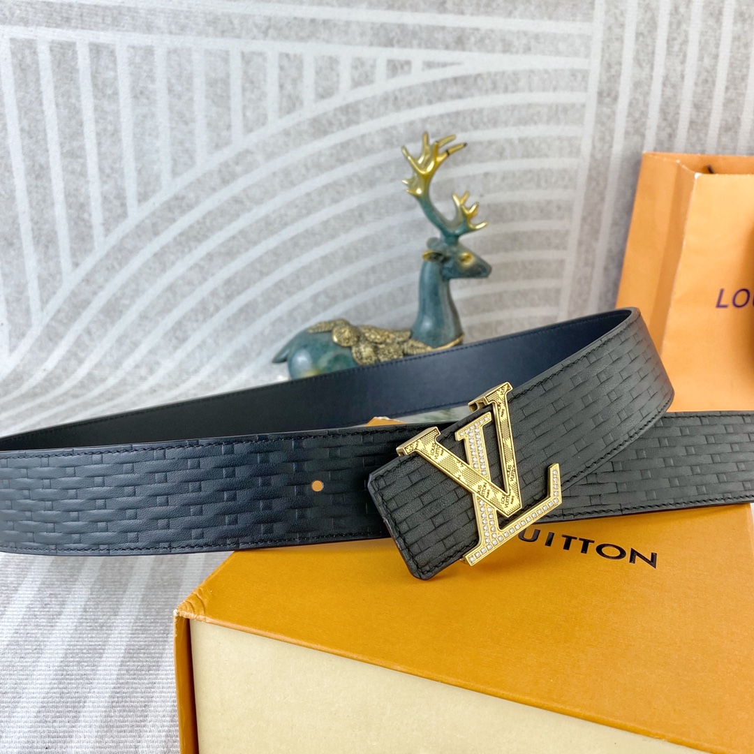 LV💕 特种皮腰带系列 ，原厂五金精品不锈钢扣，手感柔软舒适 宽3.8CM。