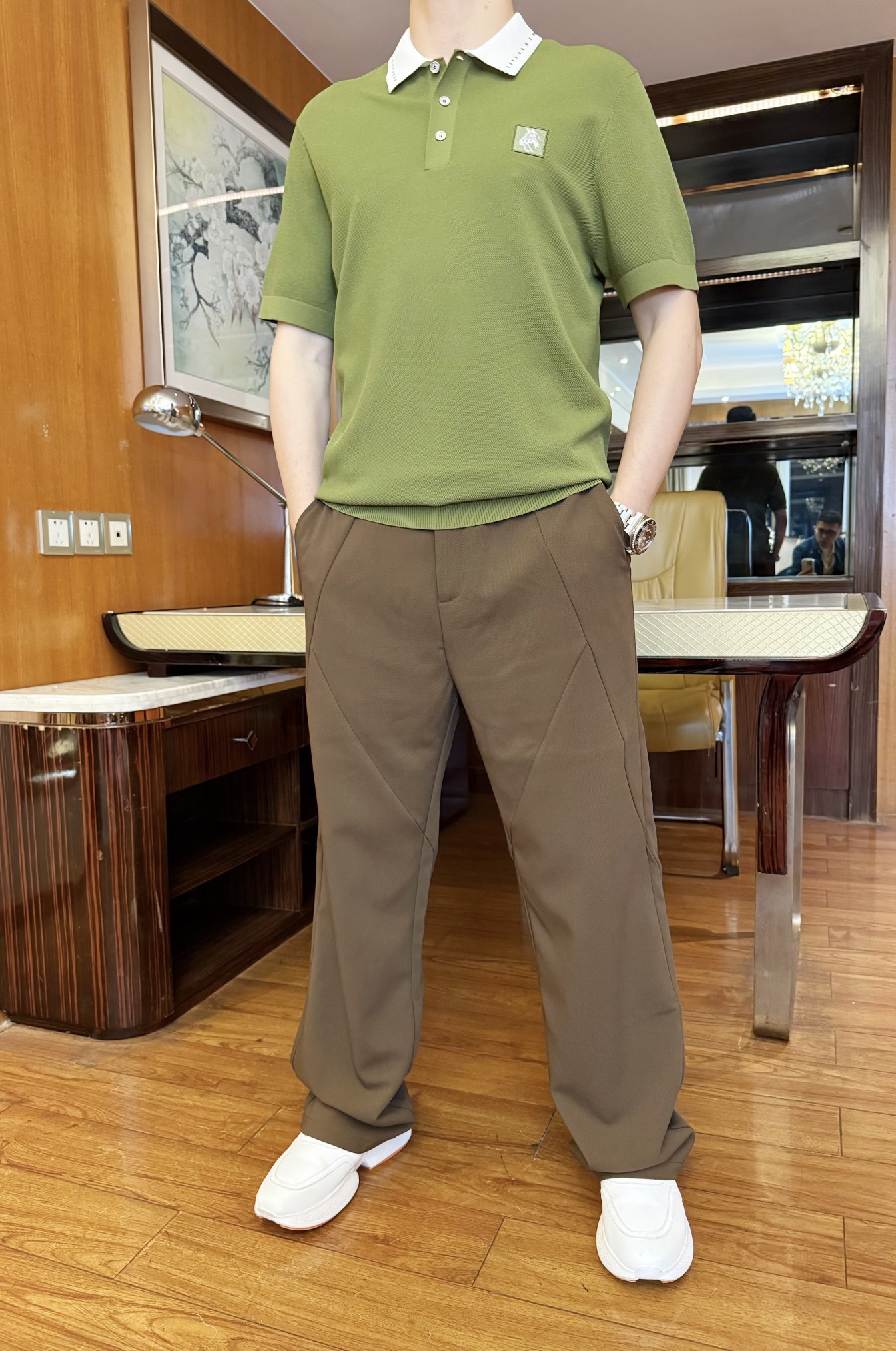 NO:136701,Hermes - the latest hot-selling Polo in 2025 counters, and hot-selling items in European and American counters!  Selected Italian imported Yilit fabrics with simple and elegant designs, the brand logo on the chest is quite elegant, and there is no need to say much about the effect of the upper body. The number of codes is 48-56 (model 173/130 wears 48, with Hong Kong Lane Crawford gift box packaging), hermes, alexander wang19860909爱马仕-2025专柜最新爆款Polo出货 欧美专柜热销单品！精选意大利进口伊力特面料搭配简约大方的设计,胸口的品牌标志相当彰显雅致 上身效果不用多说.码数48-56（模特173/130穿48、配香港连卡佛礼盒包装）,,hermes,alexander wang,Men's clothing