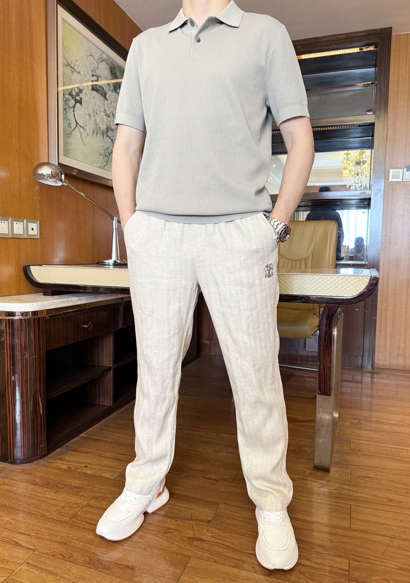 NO:136700,The latest hot Polo in the LP-2025 counter is shipped, and European and American counters are released simultaneously!  Selected Italian imported fine cotton mulberry silk fabrics with simple and elegant designs to highlight the charm of business and leisure products. Number 48-56 (with Hong Kong Lane Crawford gift box packaging), loro piana, alexander wang19860909LP-2025专柜最新爆款Polo出货 欧美专柜同步发售！精选意大利进口精棉桑蚕丝面料搭配简约大方的设计,彰显韵味 商务休闲精品.码数48-56（配香港连卡佛礼盒包装）,,loro piana,alexander wang,Men's clothing