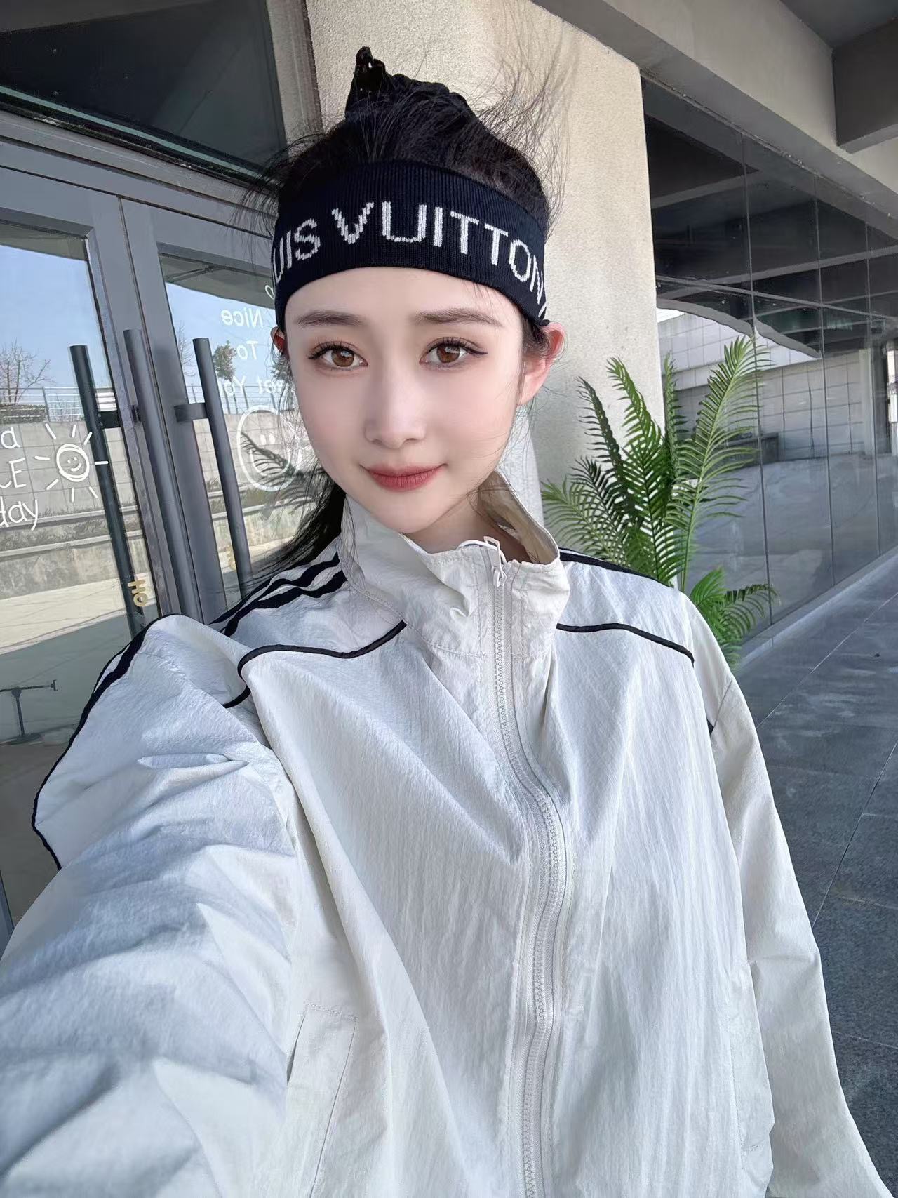 NO:227613,Louis Vuitton official website headband, fitness headband, styling headband!  It is suitable all year round. Whether it is exercise, fitness, travel or styling, it is the only fashion combination that is indispensable!  Having it is equivalent to adding a lot of color to yourself and showing your youthful vitality and temperament!  Hat Straw Hat Fisherman Hat Baseball Hat, Hats, louis vuitton,louis vuitton,espadrilles,hats19860909路易威登LouisVuitton官网发带,健身发带,造型发带！一年四季都适合哦、无论运动还是健身,出门旅游还是造型设计,都是唯一少不了的时尚搭配！拥有它,等于给自己增添许多色彩,更显青春活力与气质！帽子草帽渔夫帽棒球帽,帽子,louis vuitton,louis vuitton,espadrilles,hats,hat