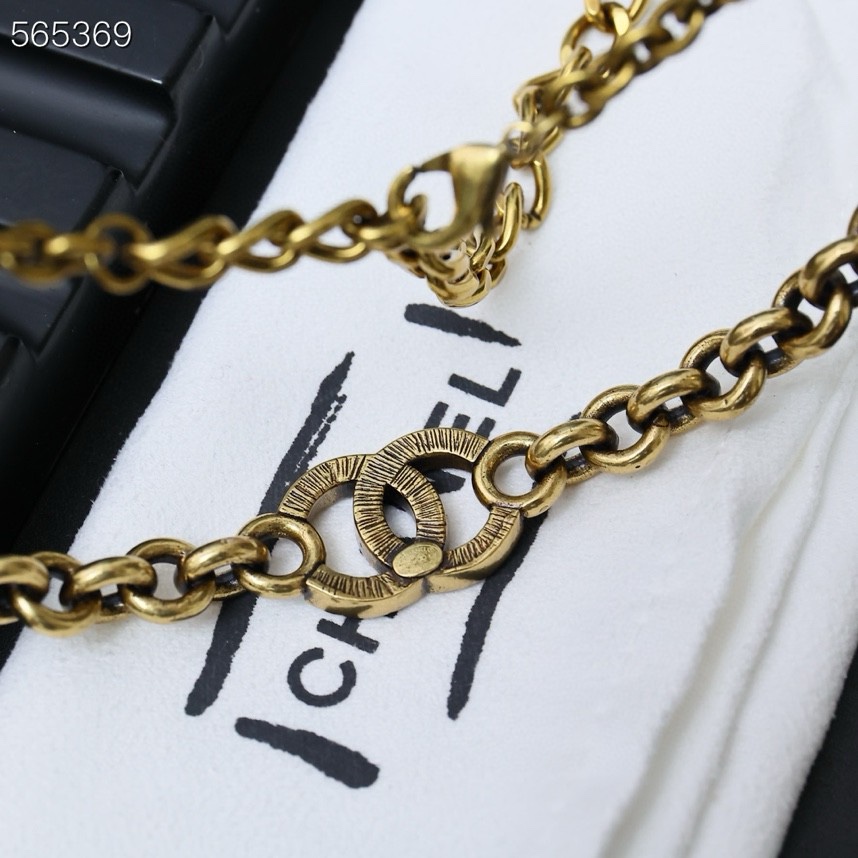 Chanel 𝑪𝒉𝒂𝒏𝒆𝒍 摩登链条双c项圈