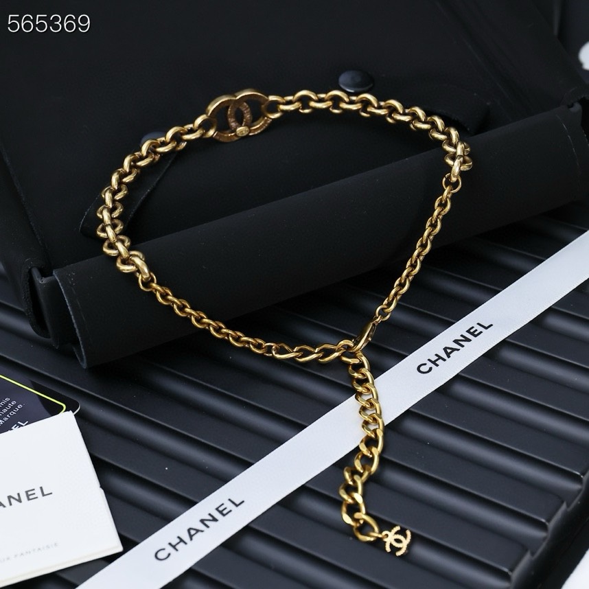 Chanel 𝑪𝒉𝒂𝒏𝒆𝒍 摩登链条双c项圈